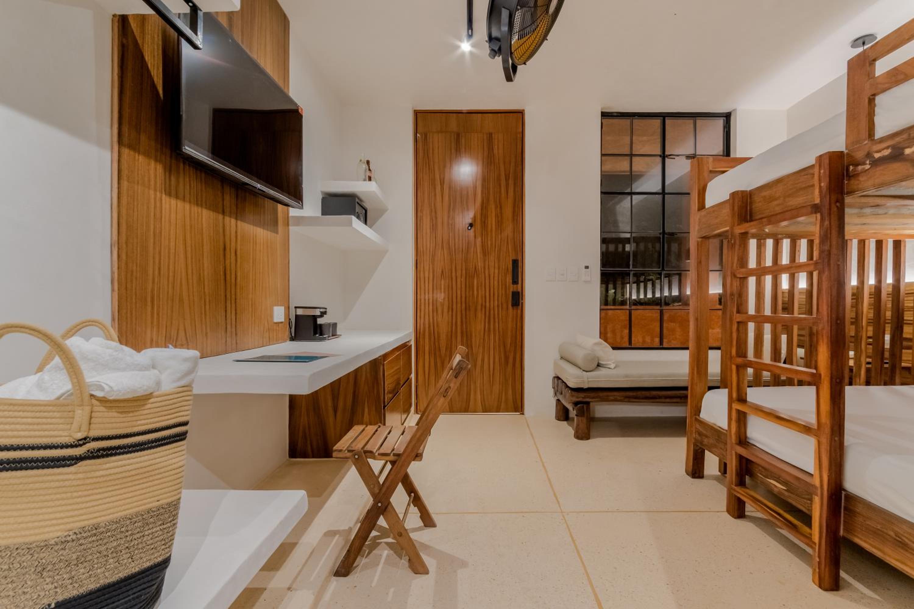Deluxe Quadruple Room - Photo 5