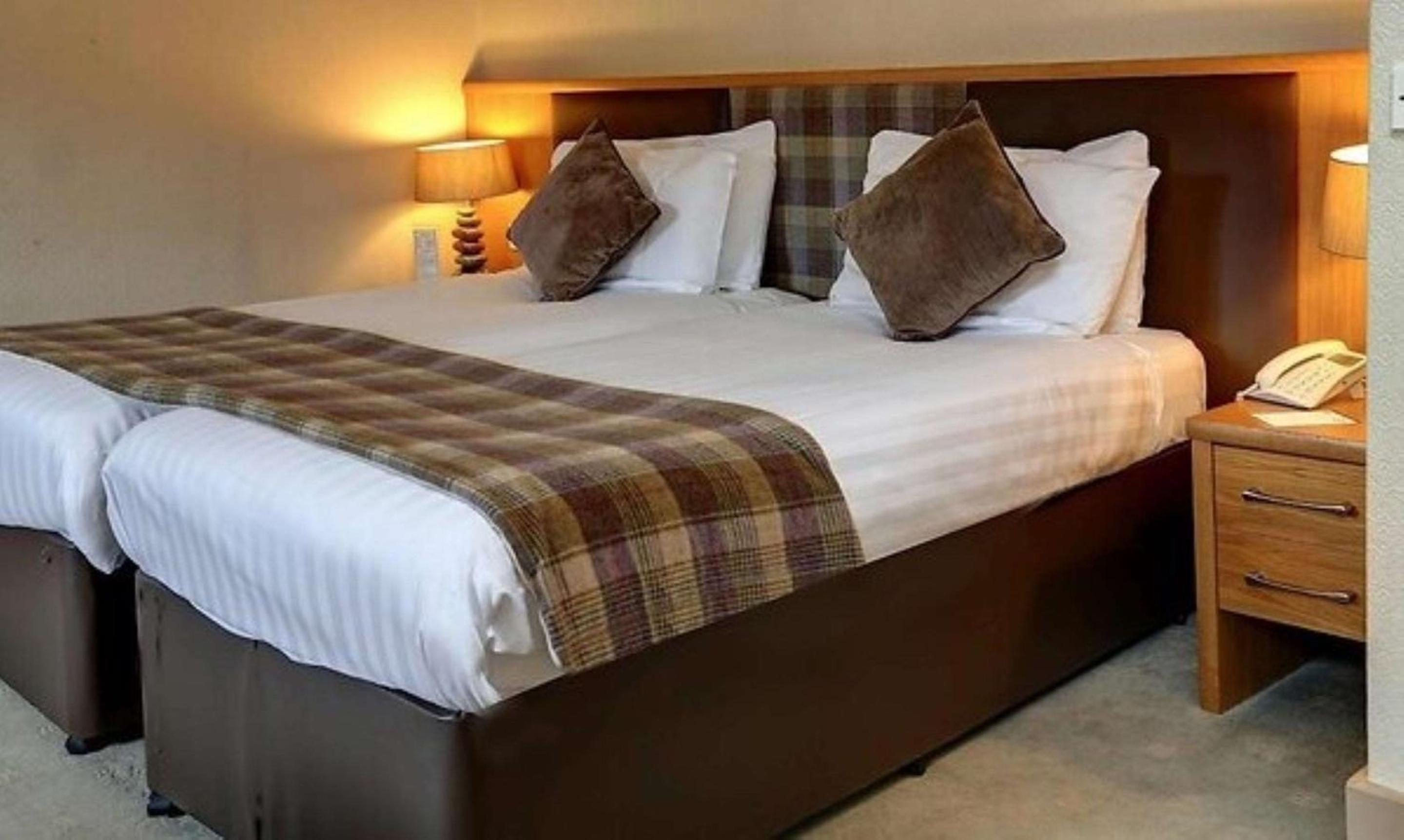 Standard Twin Room - Non-Smoking - Photo 2