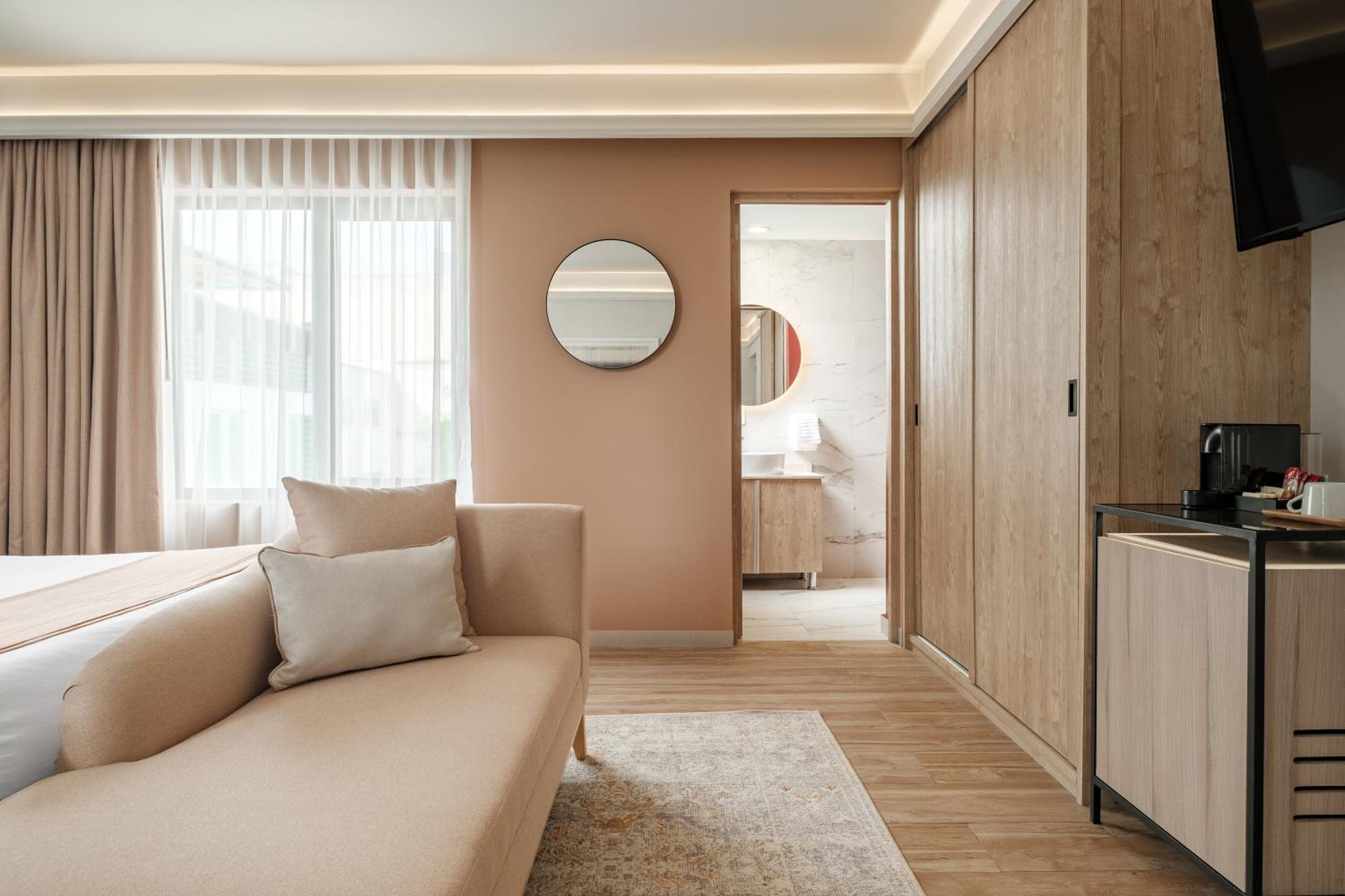 Superior King Room photo 2