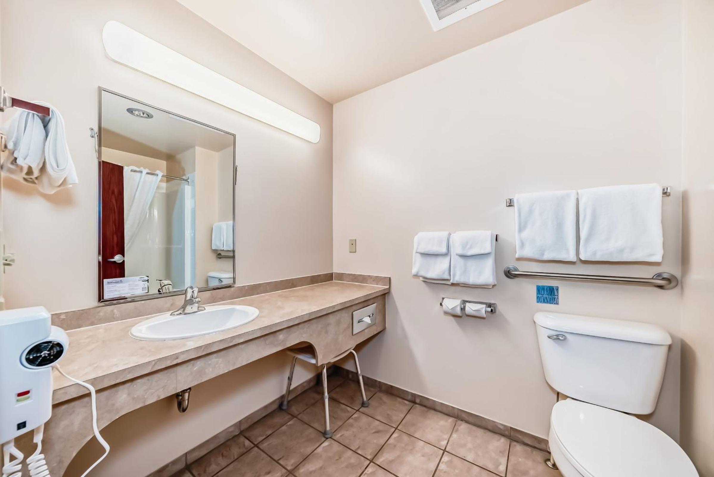 Grande Cache Inn & Suites, Photo 4