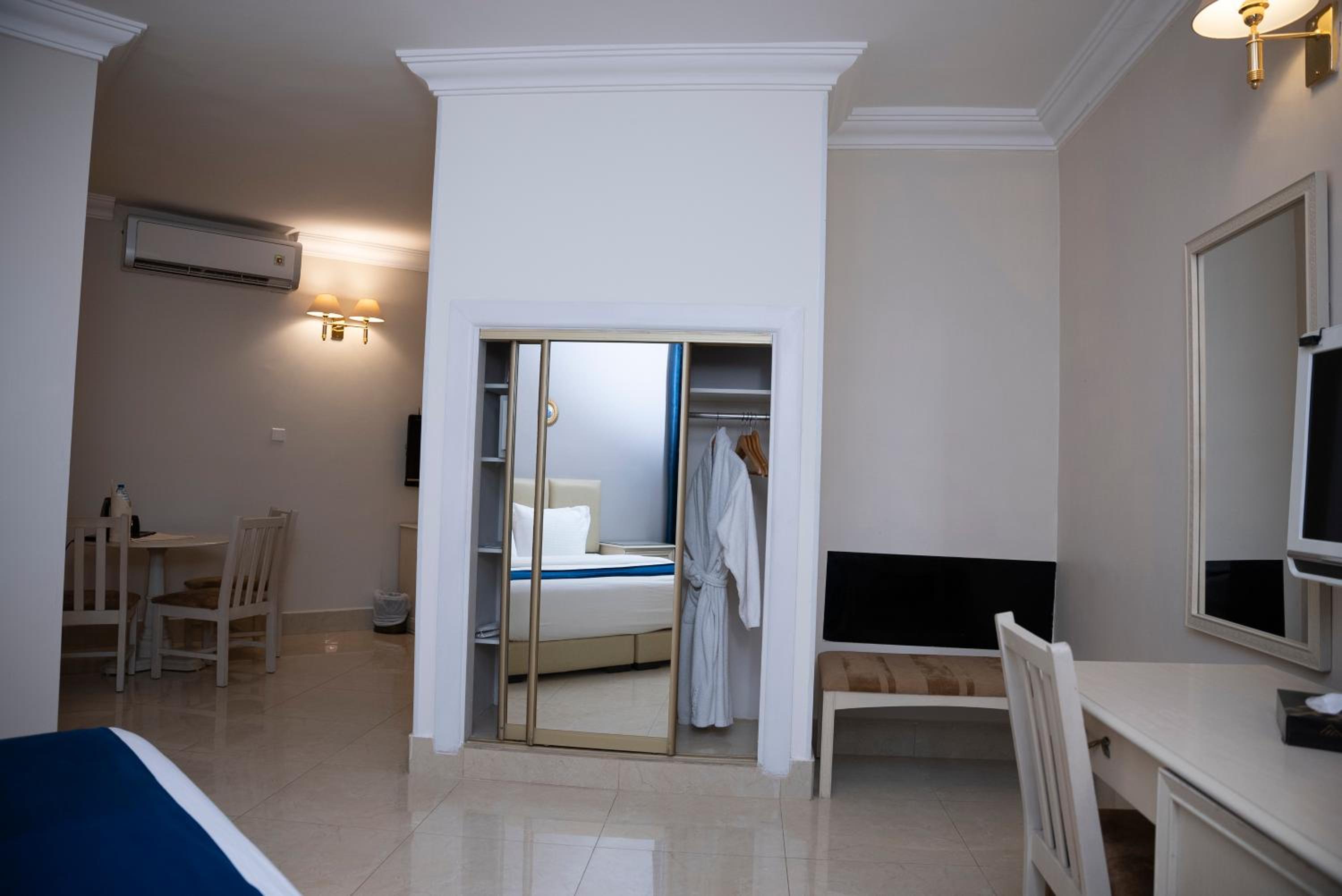 Deluxe Junior Suite