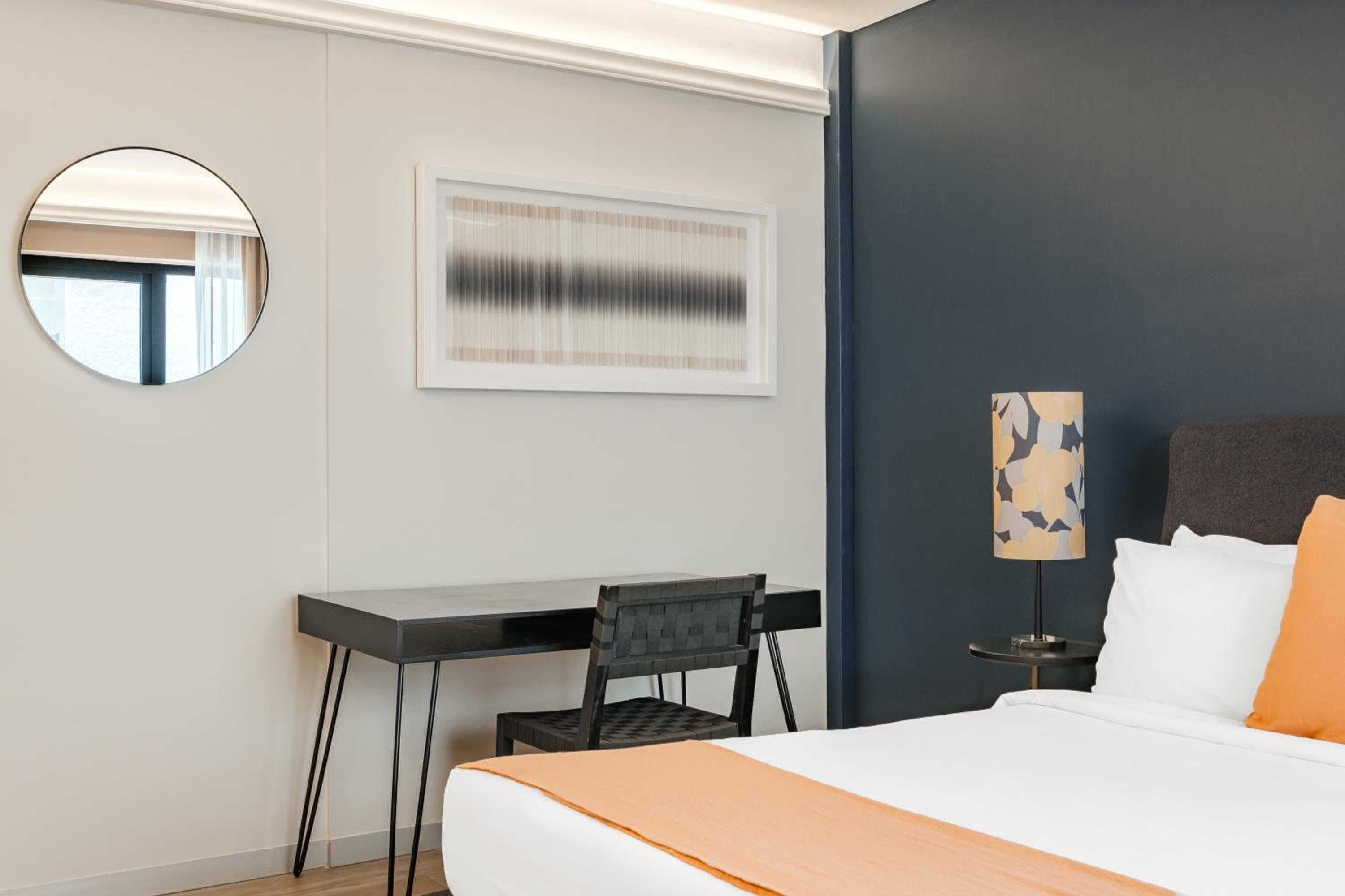 Superior King Room - Photo 9