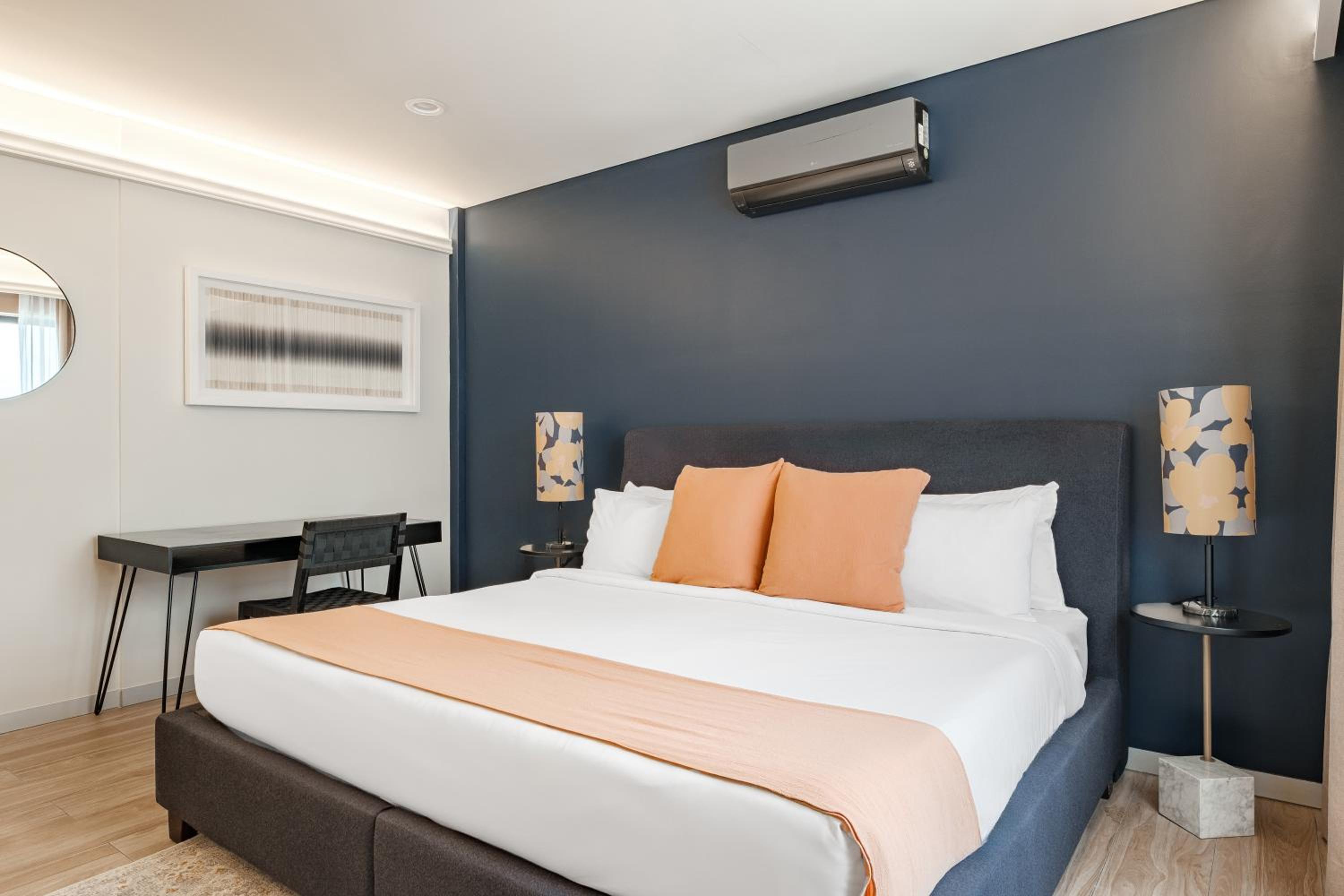 Superior King Room - Photo 8