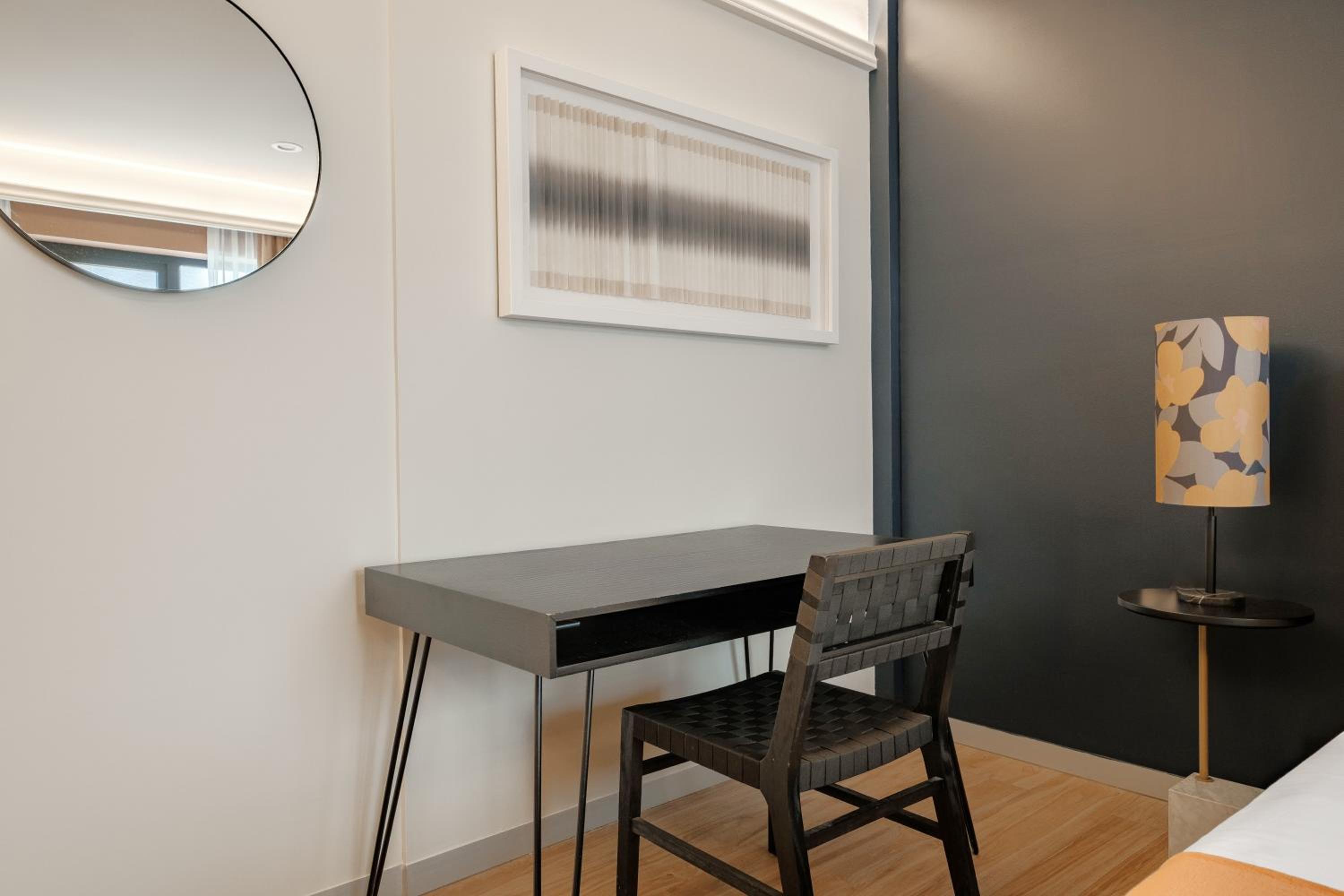 Superior King Room - Photo 10
