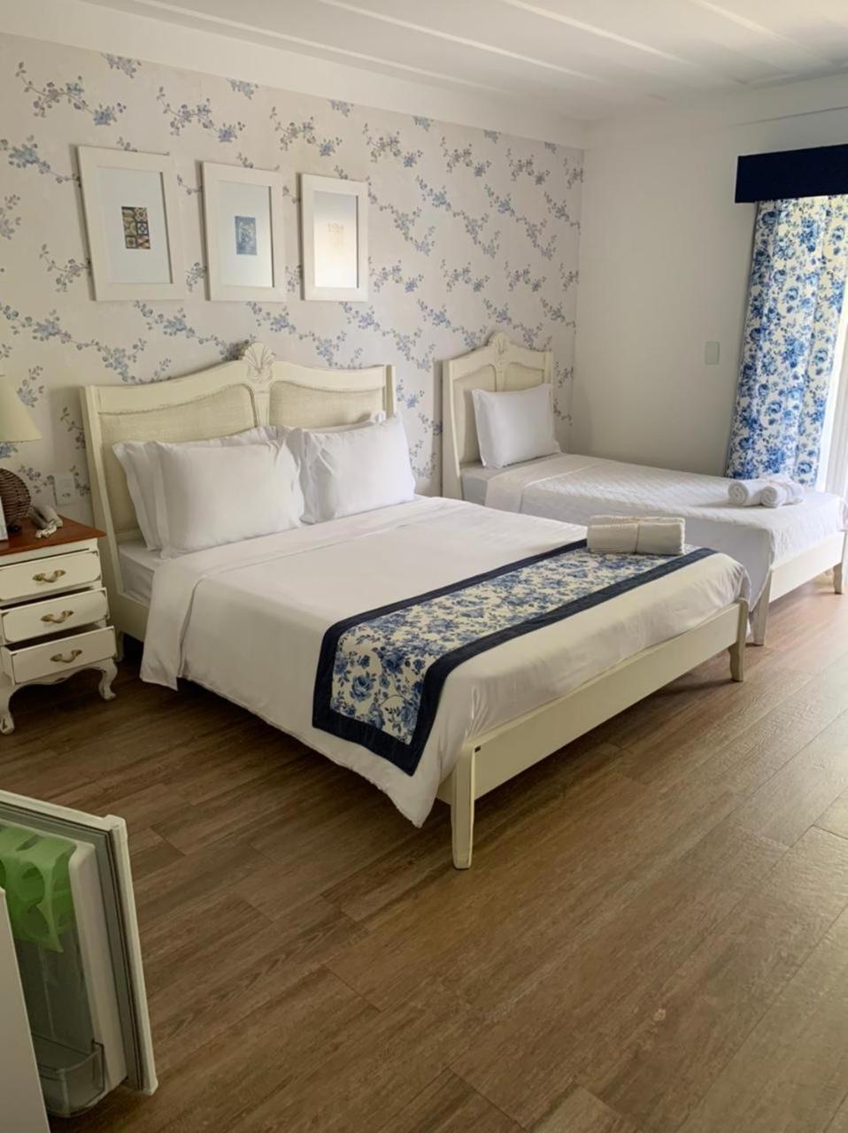 Triple Room with Pool View photo 1