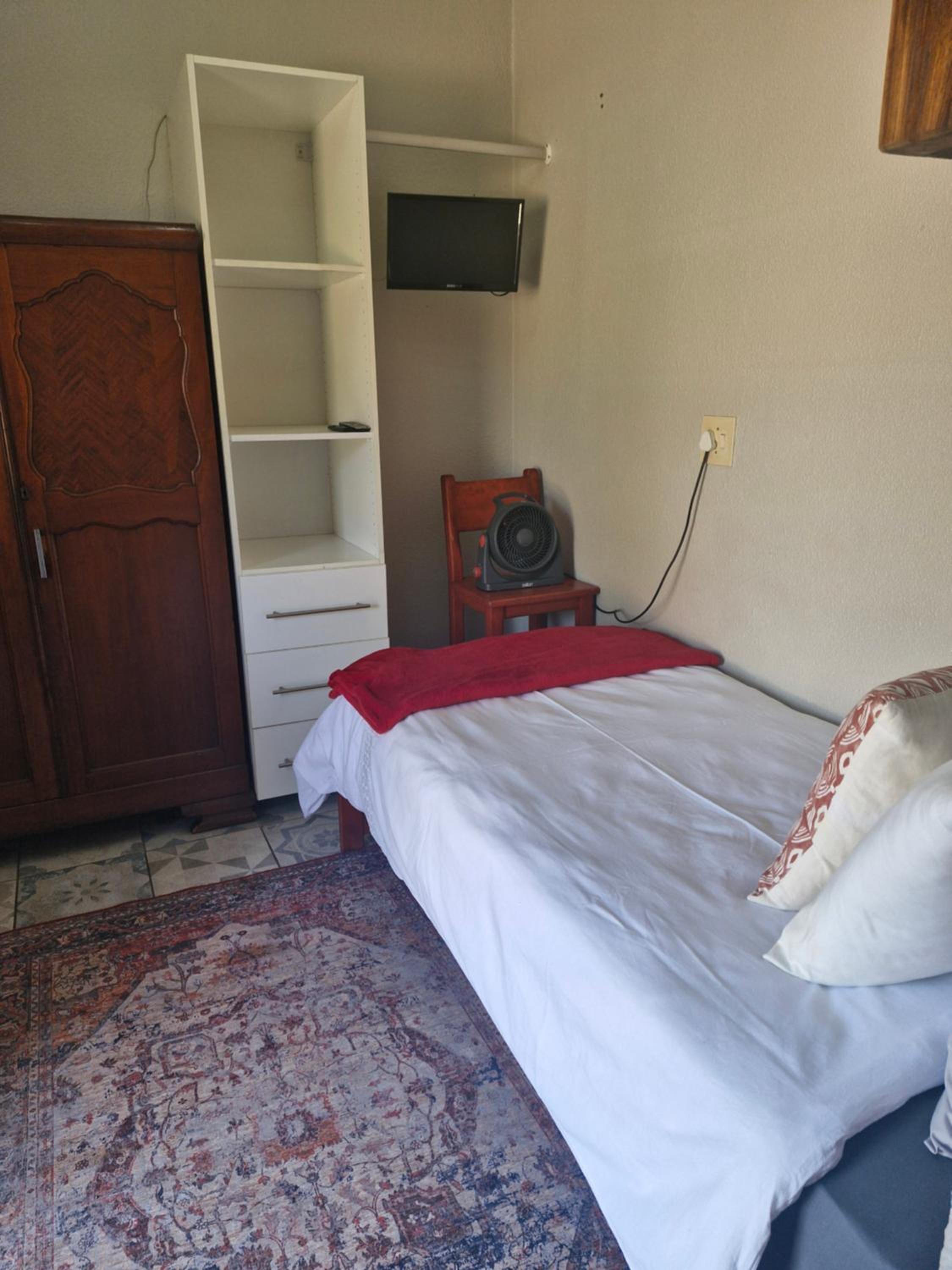 Single Room with Shower photo 3