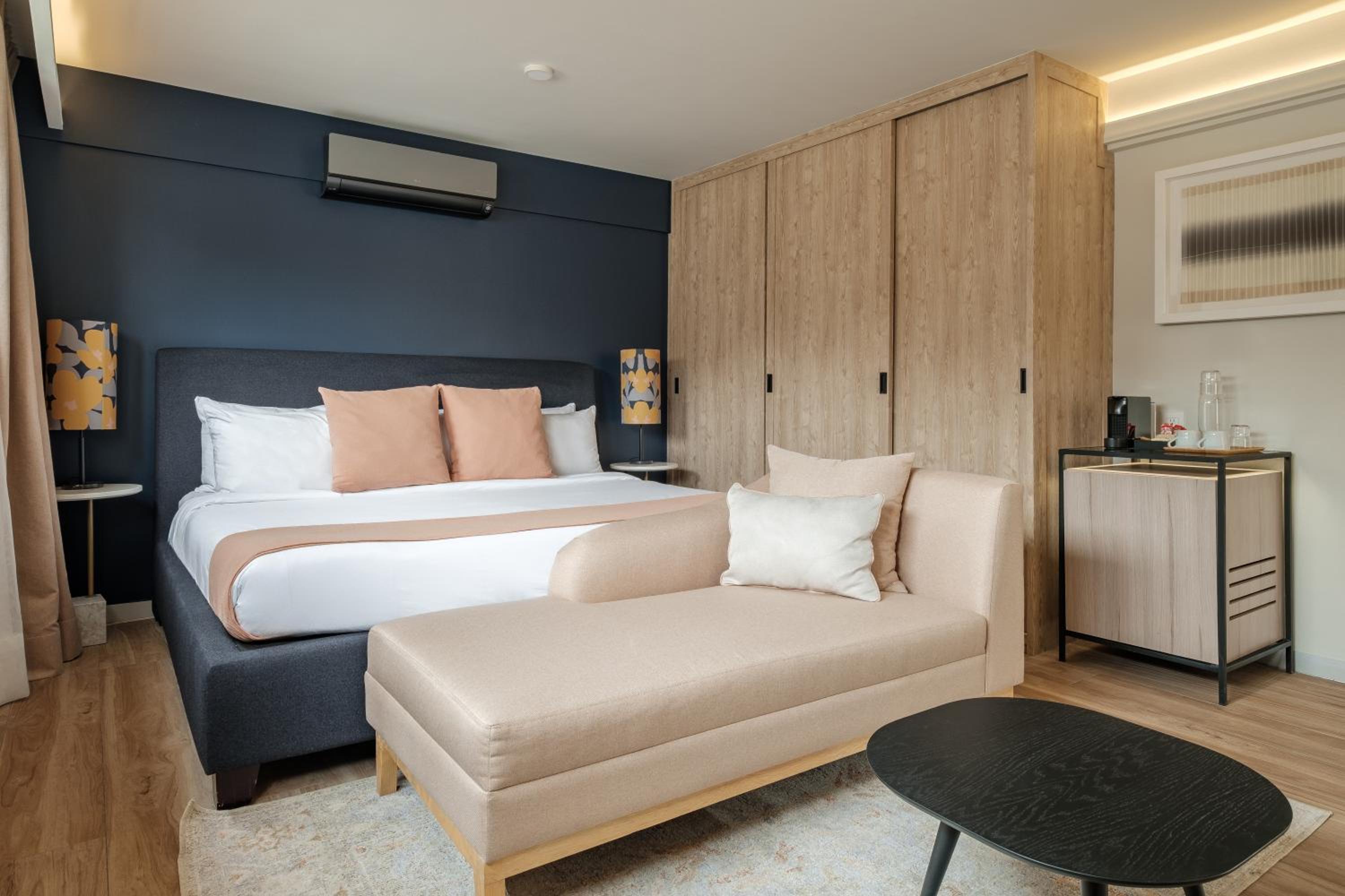 Superior King Room photo 1