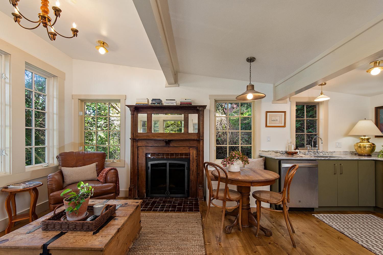 One-Bedroom House photo 1