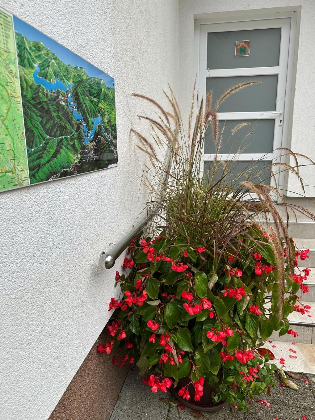 Double Room with Balcony - Photo 28