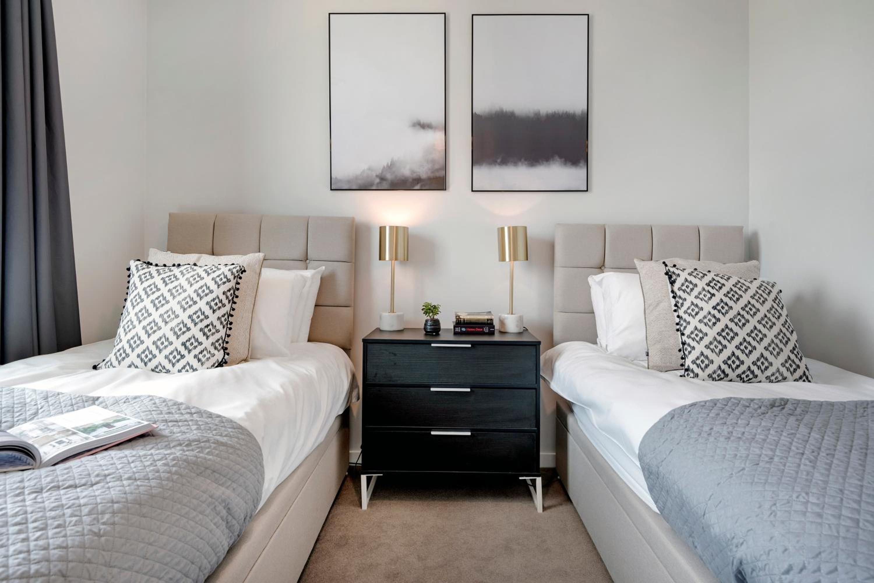 Two-Bedroom Apartment with Balcony photo 2