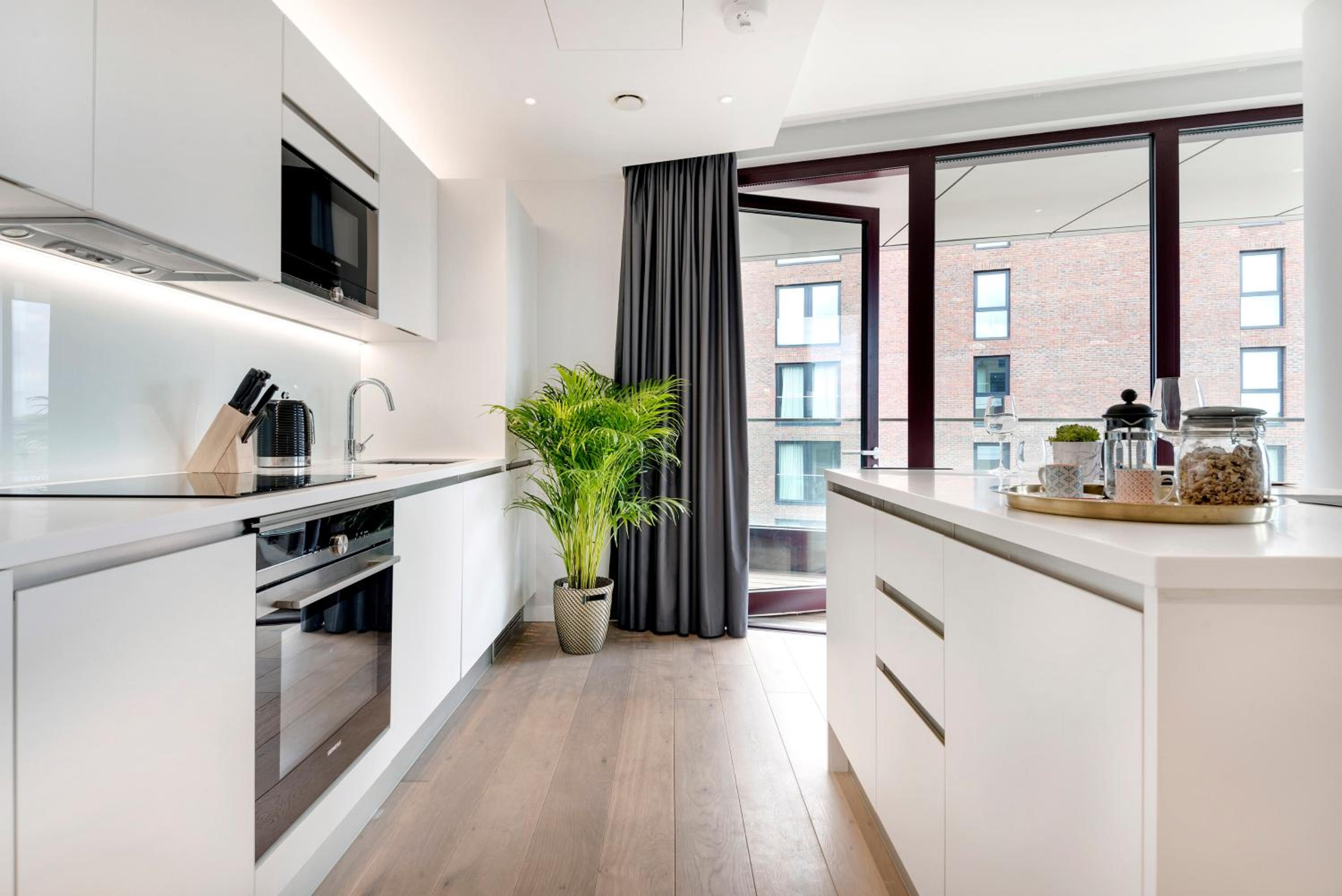 Two-Bedroom Apartment with Balcony photo 3