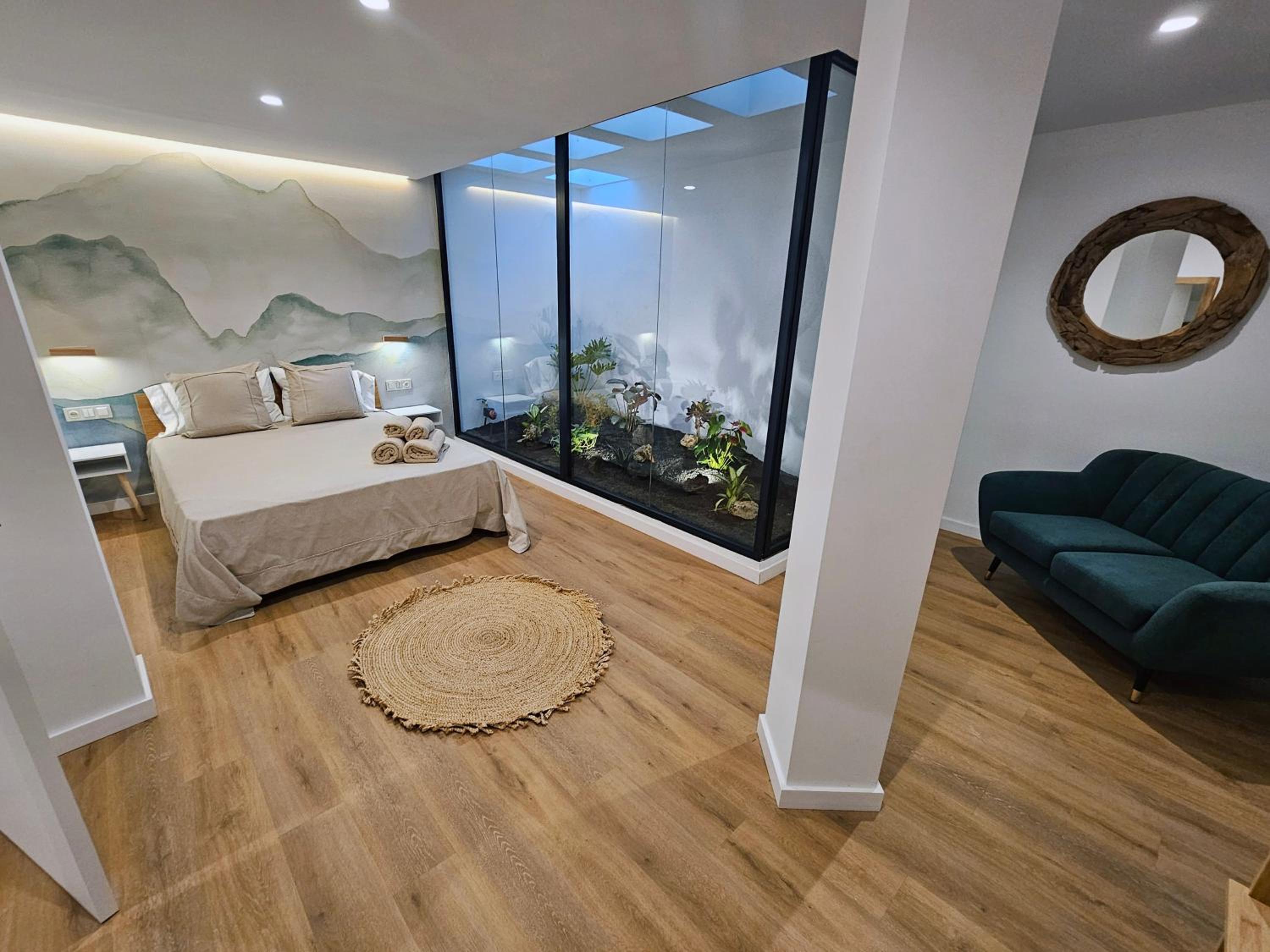 Two-Bedroom Deluxe Apartment photo 2