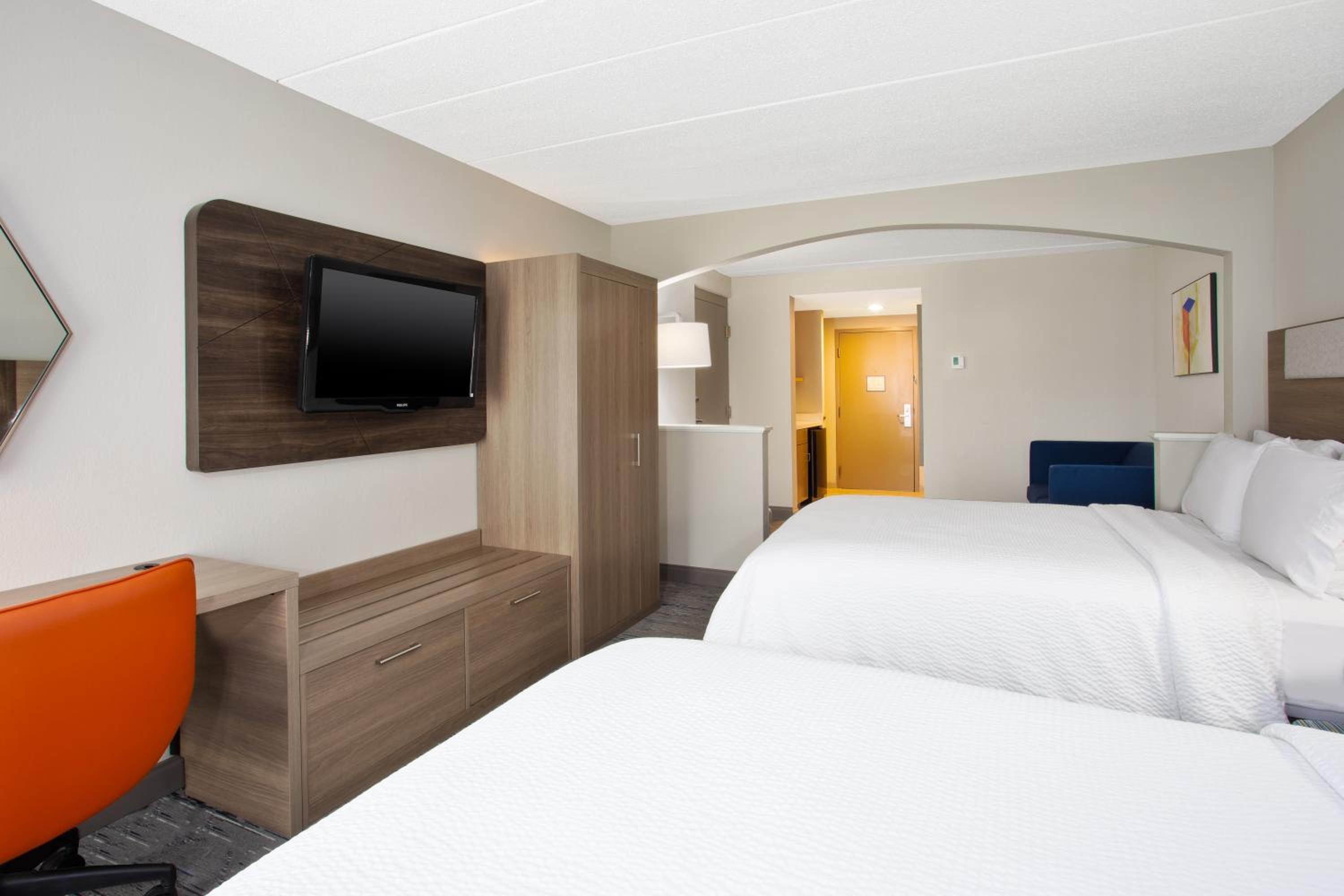 Queen Suite with Two Queen Beds