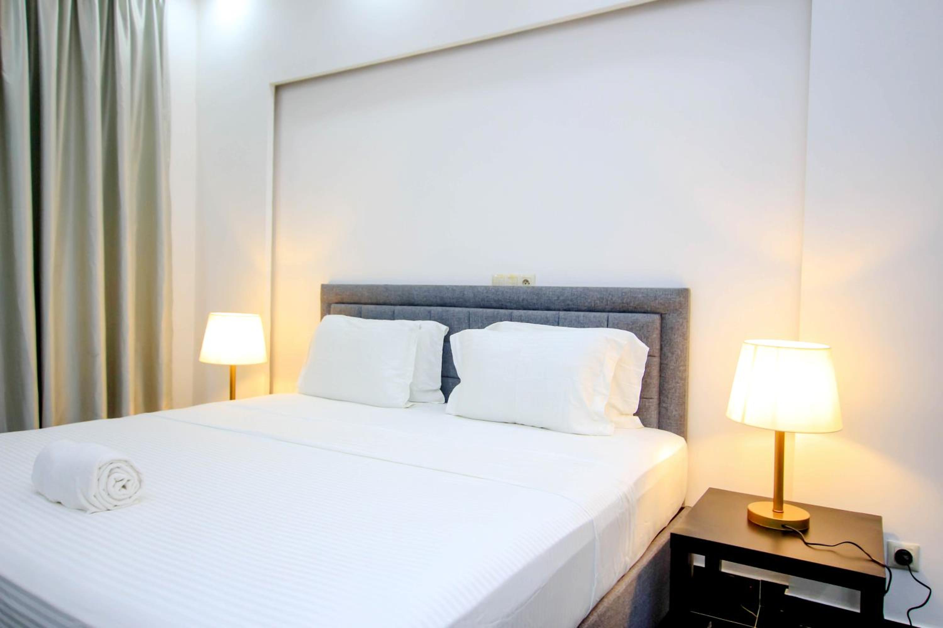 Two-Bedroom Apartment with Balcony and Sea View photo 3