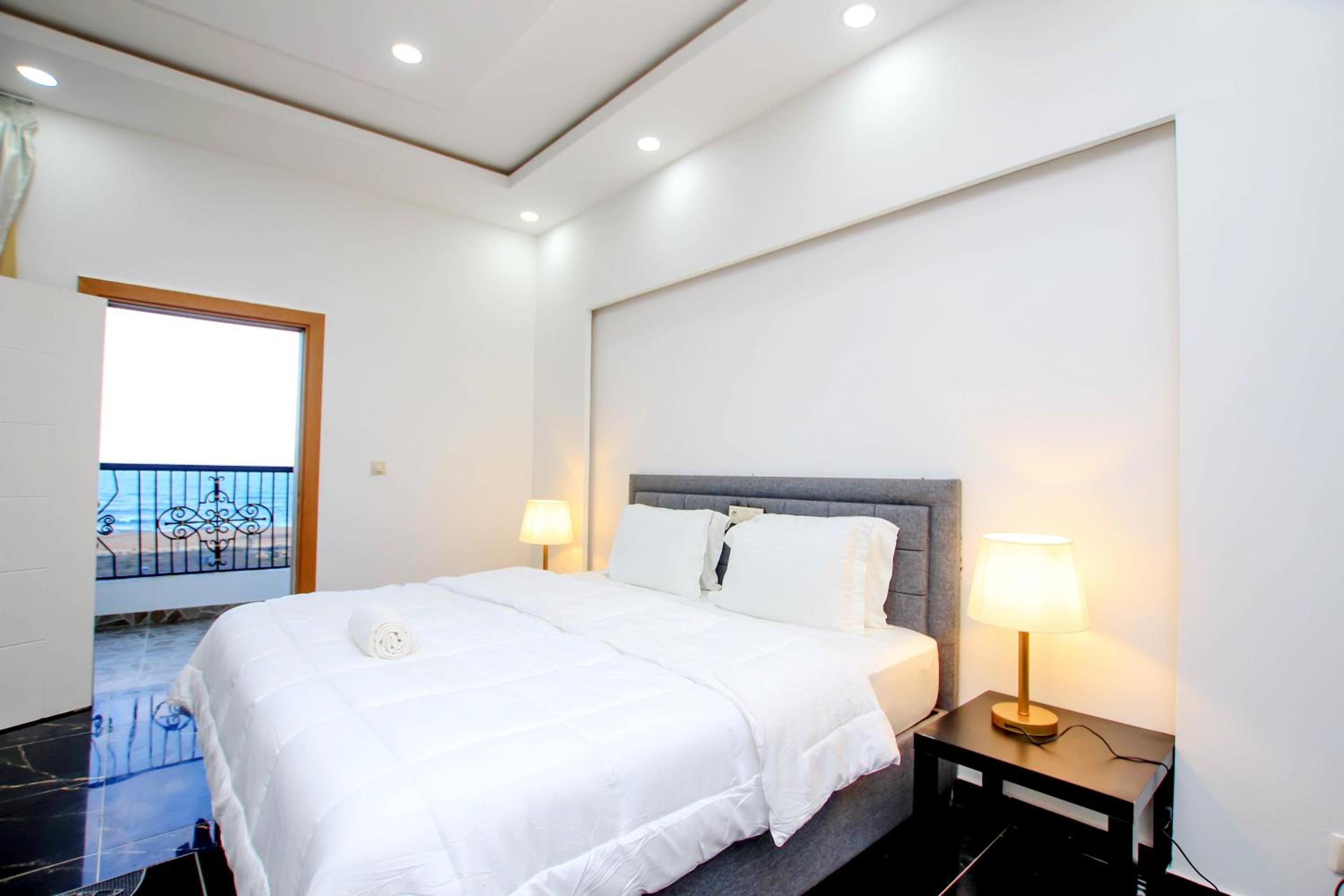Two-Bedroom Apartment With Balcony And Sea View