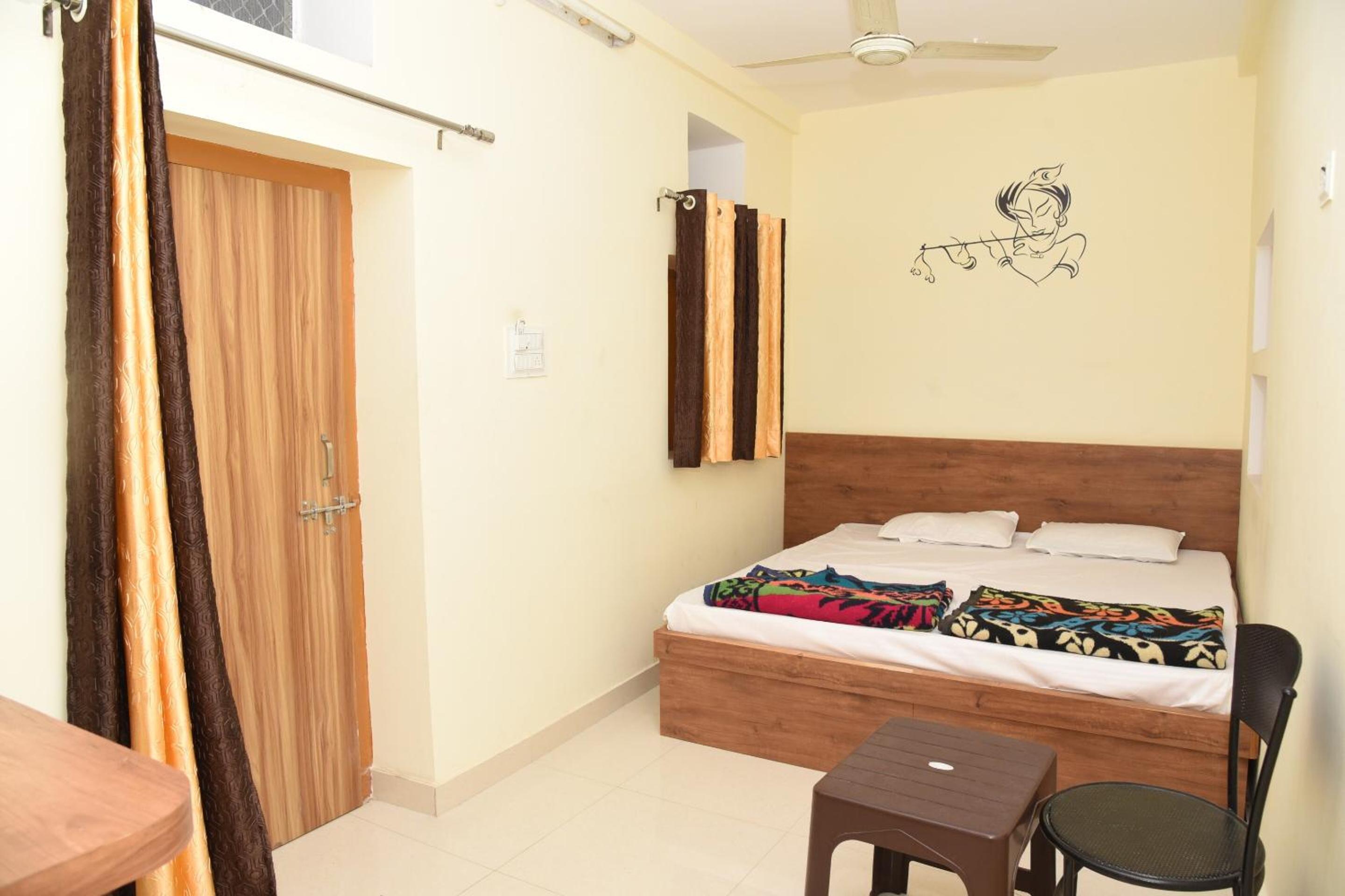 Budget Double Room - Photo 2