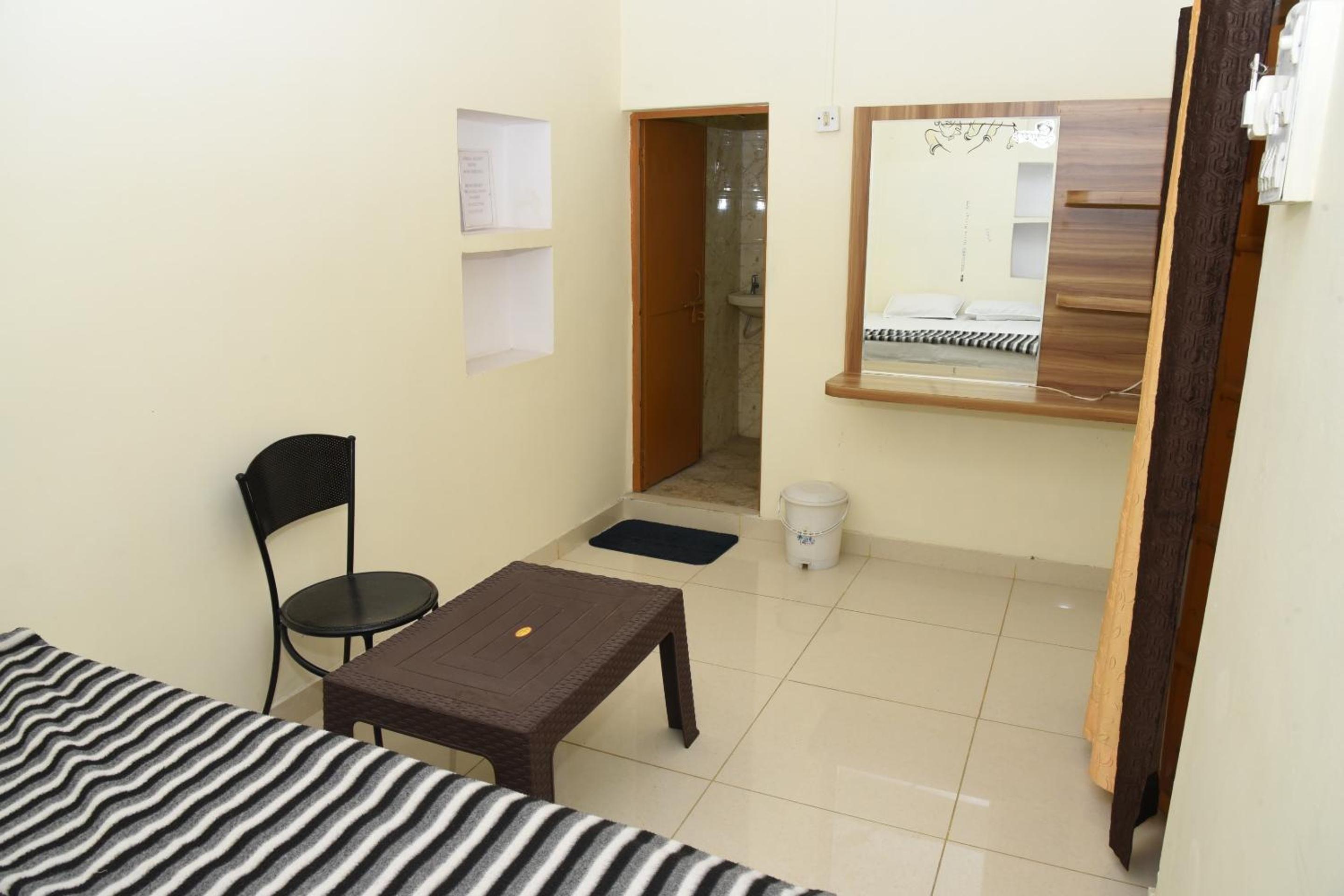 Budget Double Room - Photo 1
