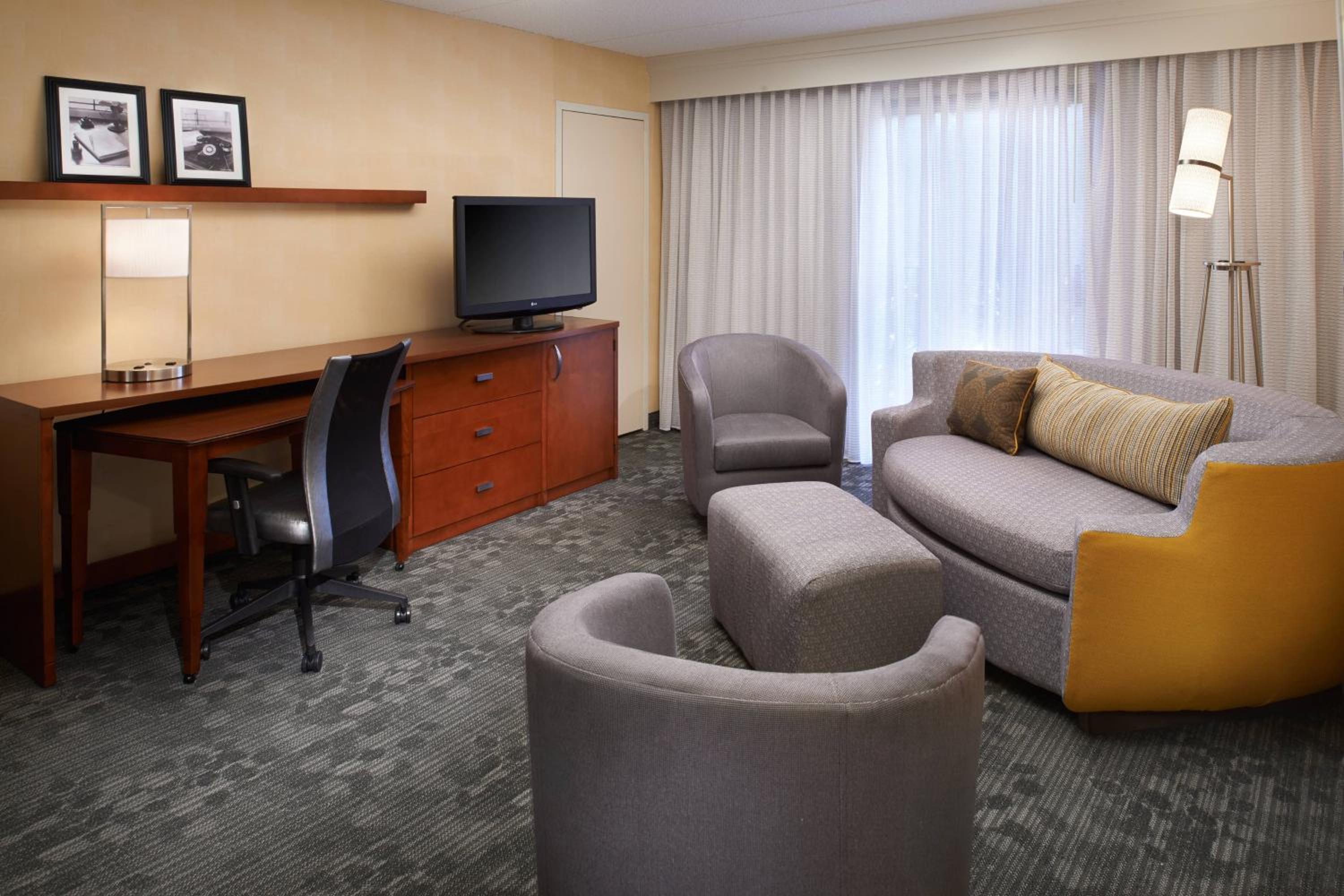 King Suite - Photo 3