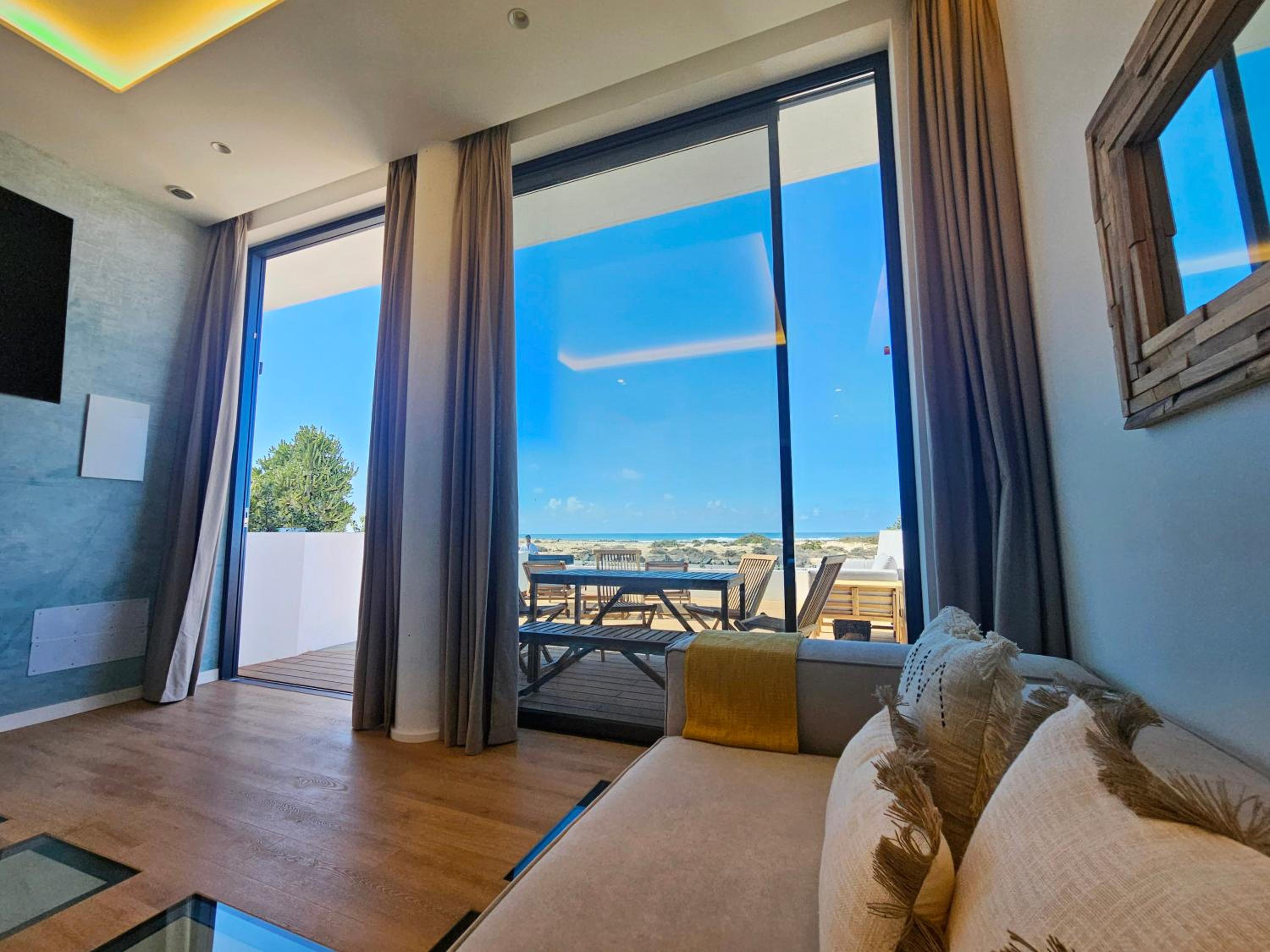 Two-Bedroom Deluxe Apartment with Ocean View photo 3