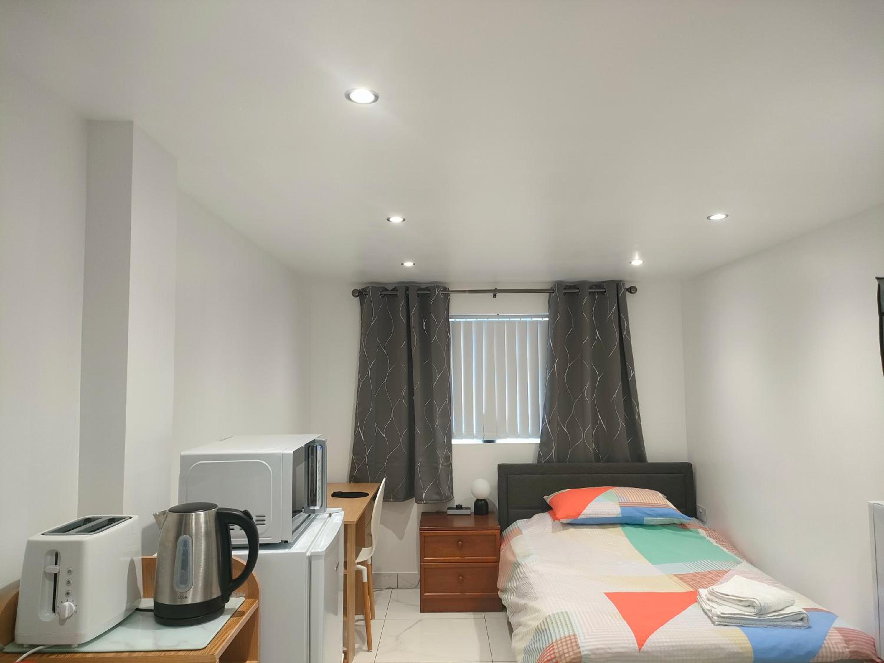 Economy Double Room photo 3