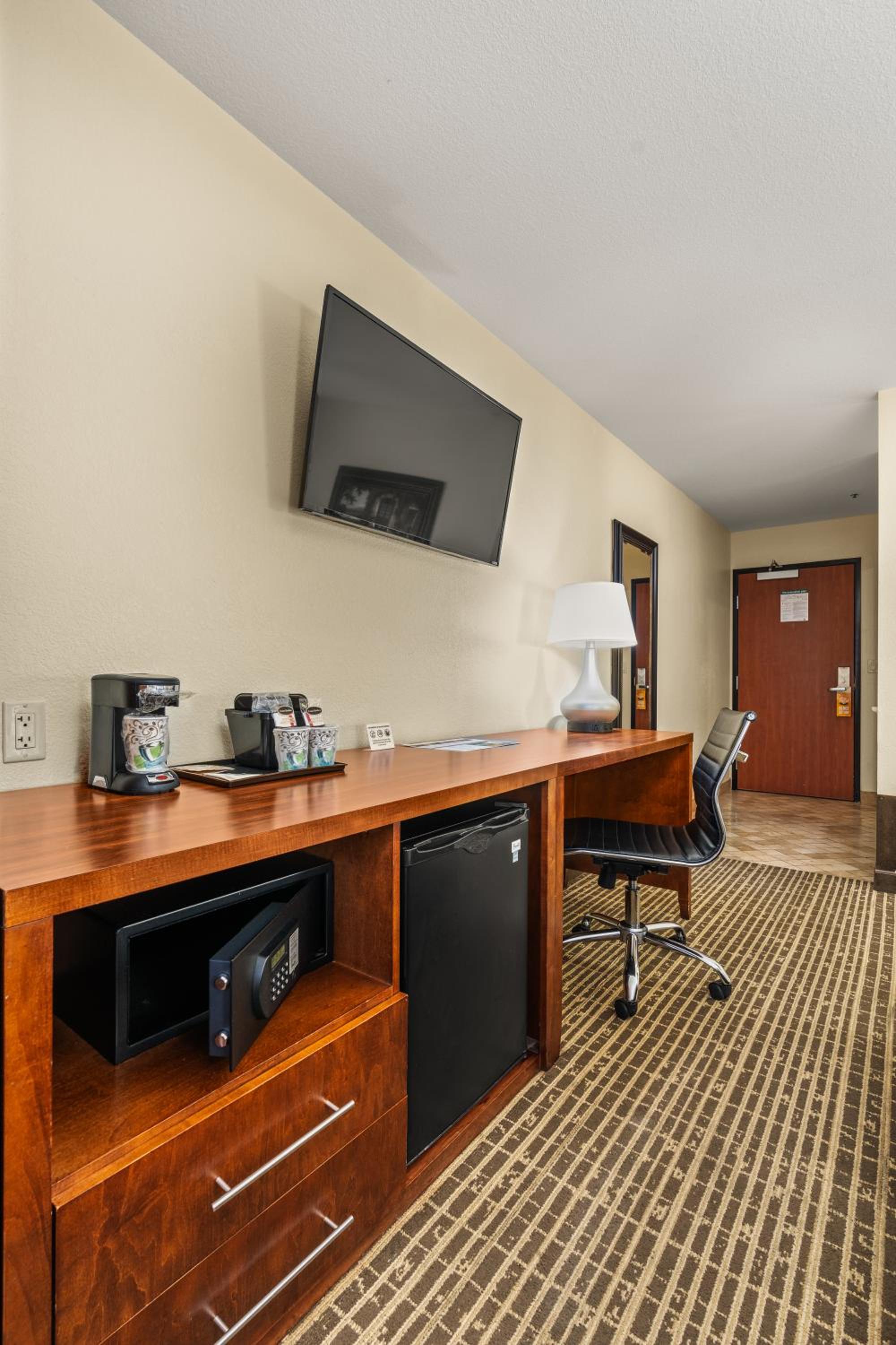 King Room - Disability Access/Non-Smoking - Photo 9
