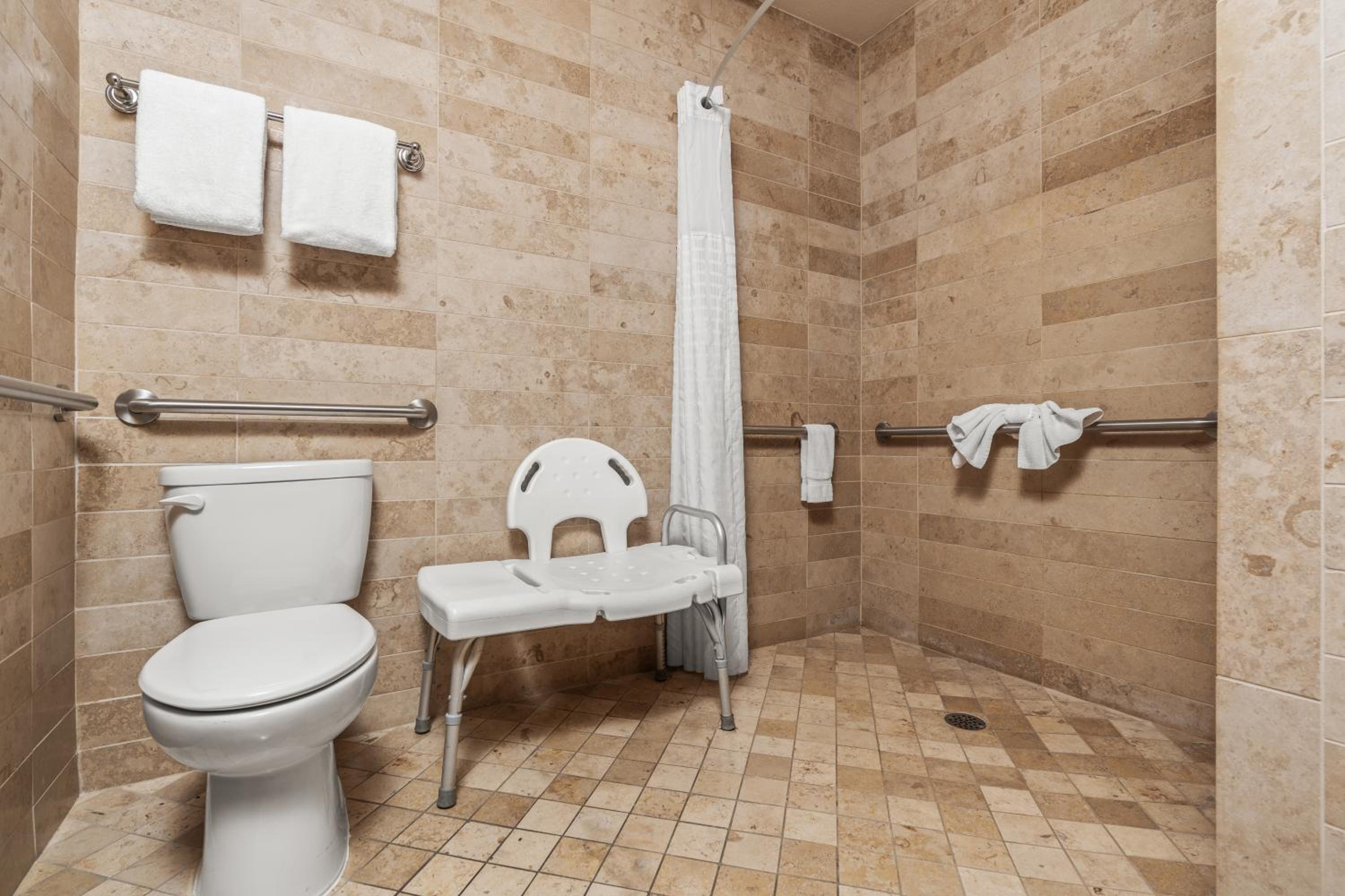 King Room - Disability Access/Non-Smoking - Photo 10