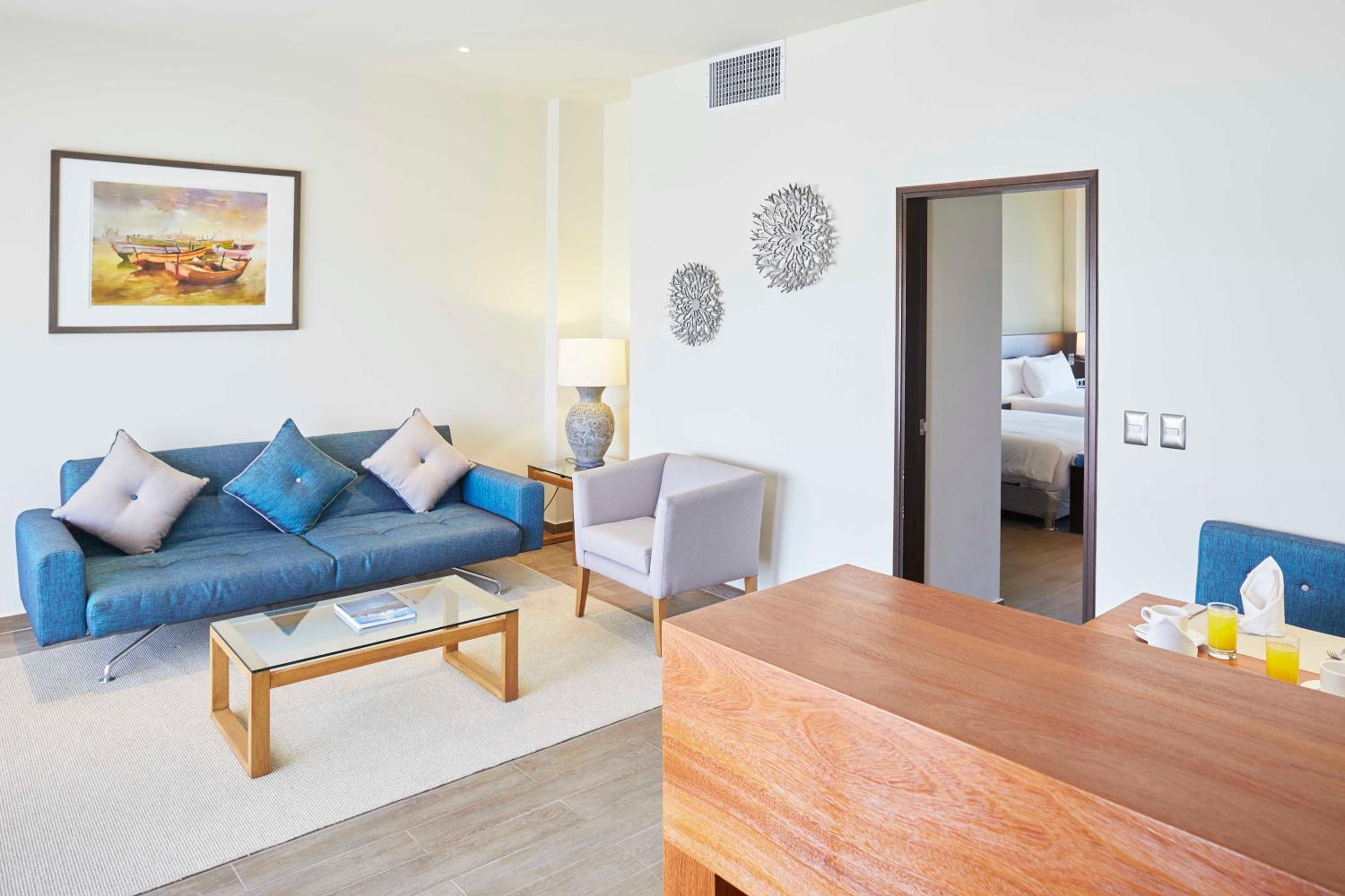 Suite with Two Queen Beds photo 2