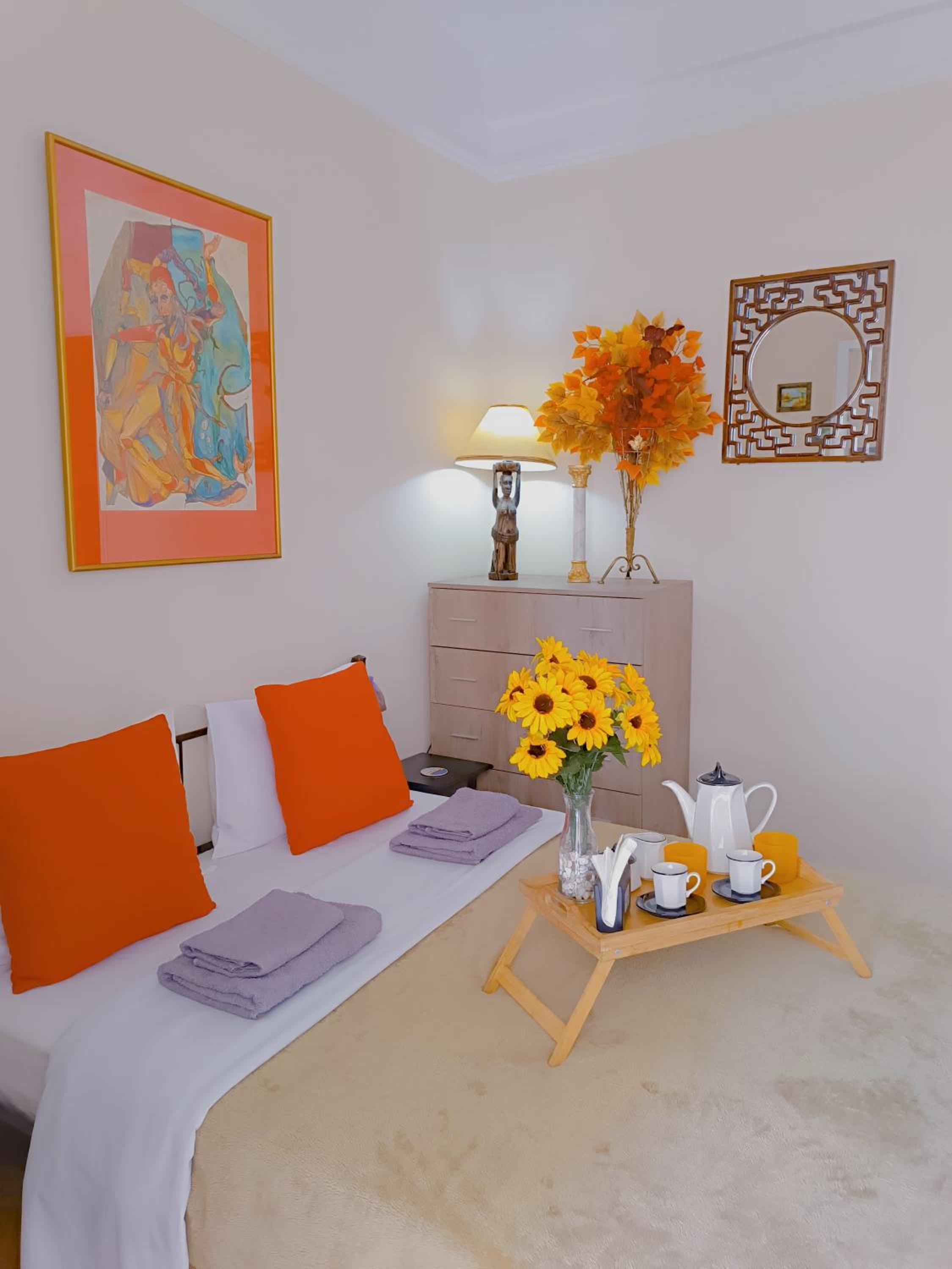 One-Bedroom Apartment photo 1