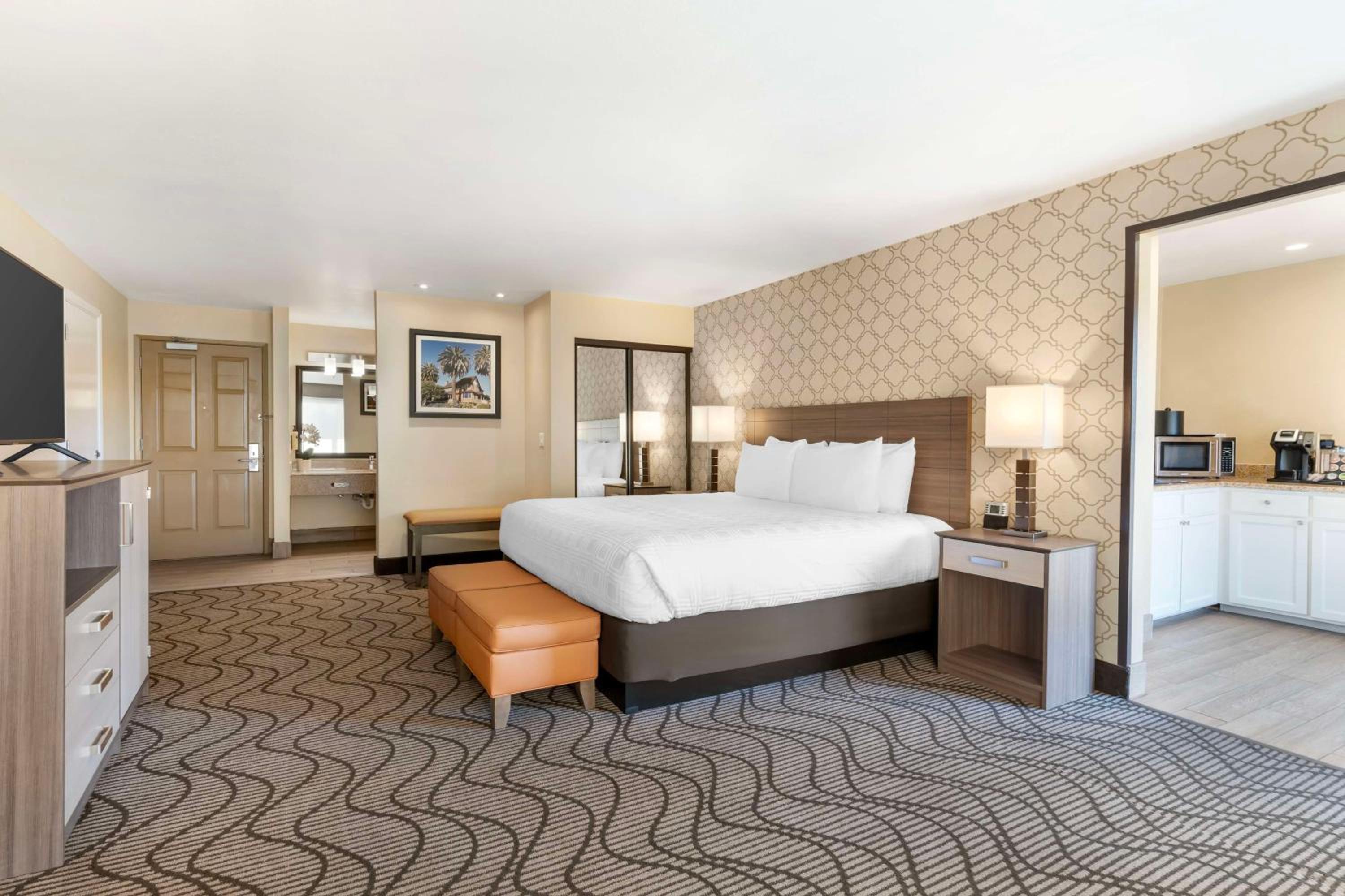 King Suite - Photo 1