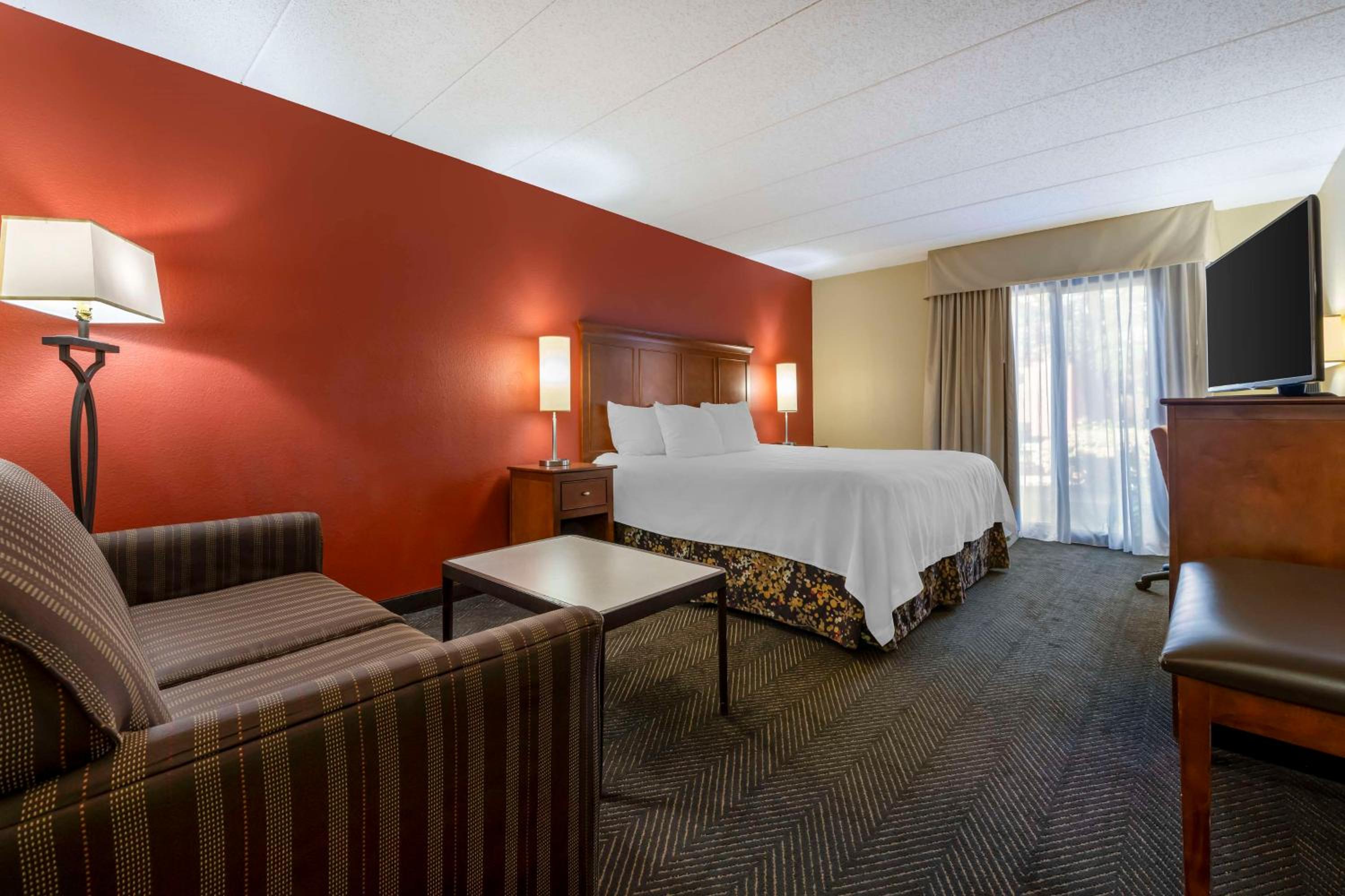King Room with Sofa Bed - Non-Smoking - Photo 1