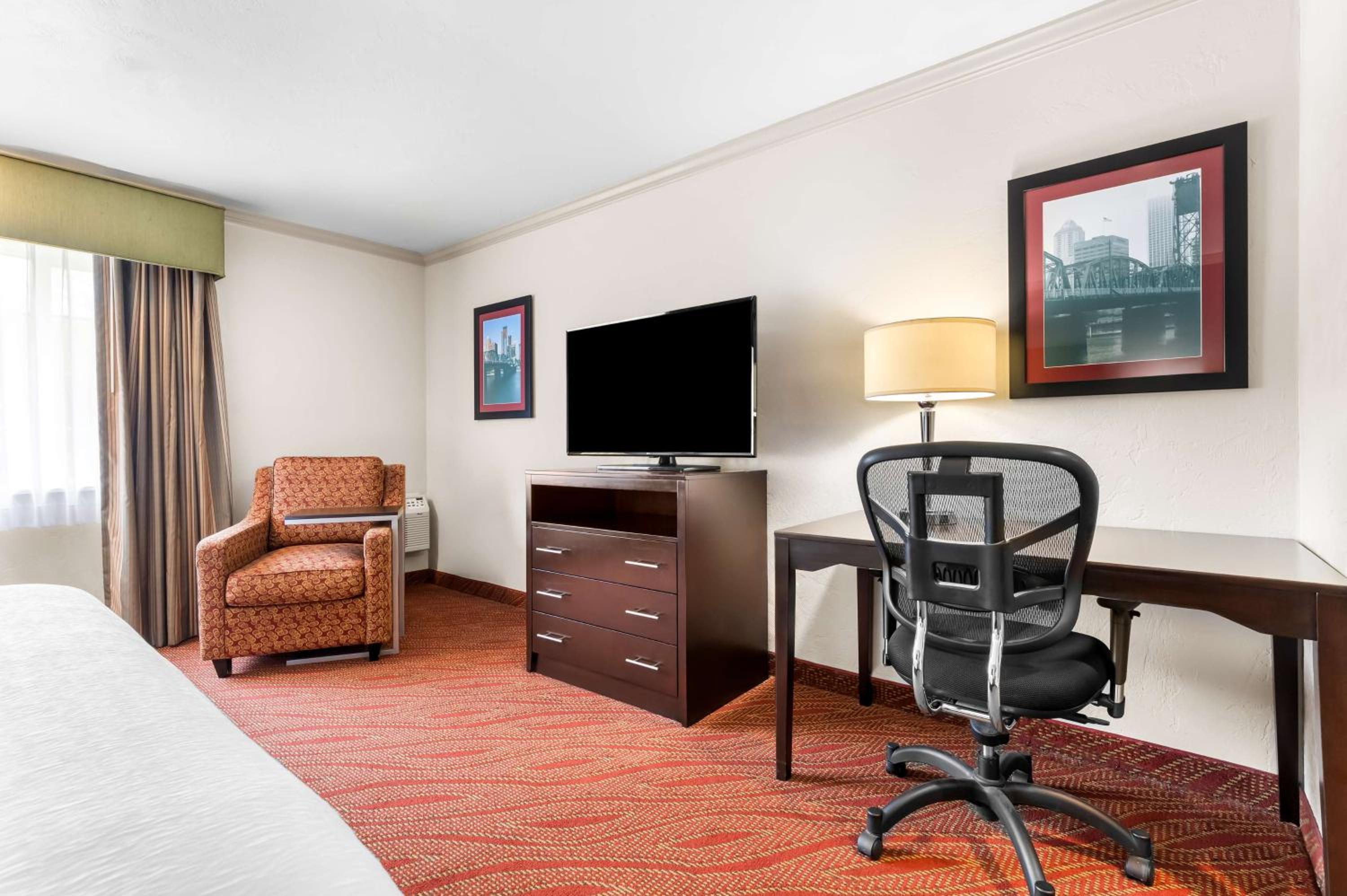 King Room - Non-Smoking - Photo 1