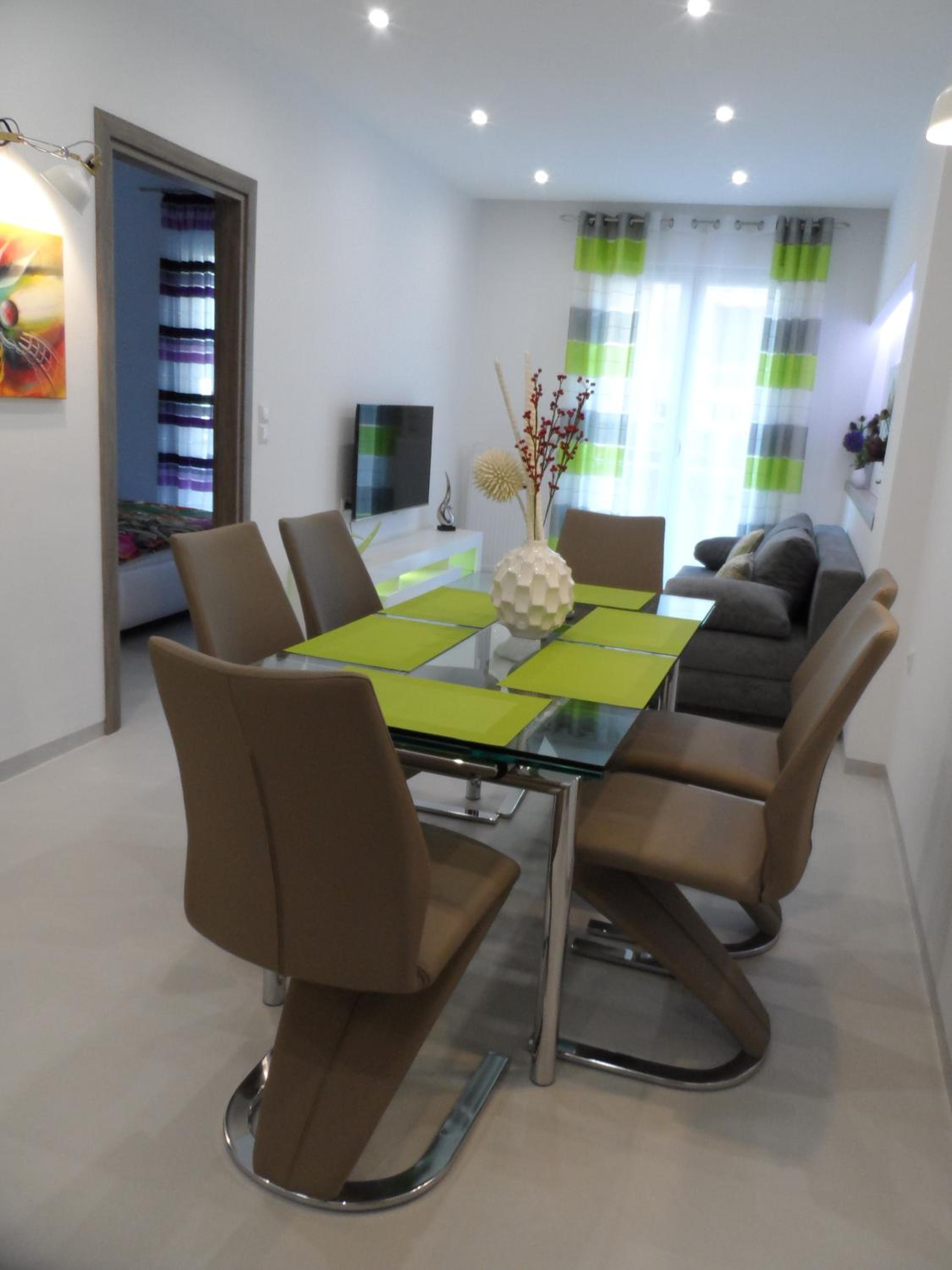 Two-Bedroom Apartment - Photo 5