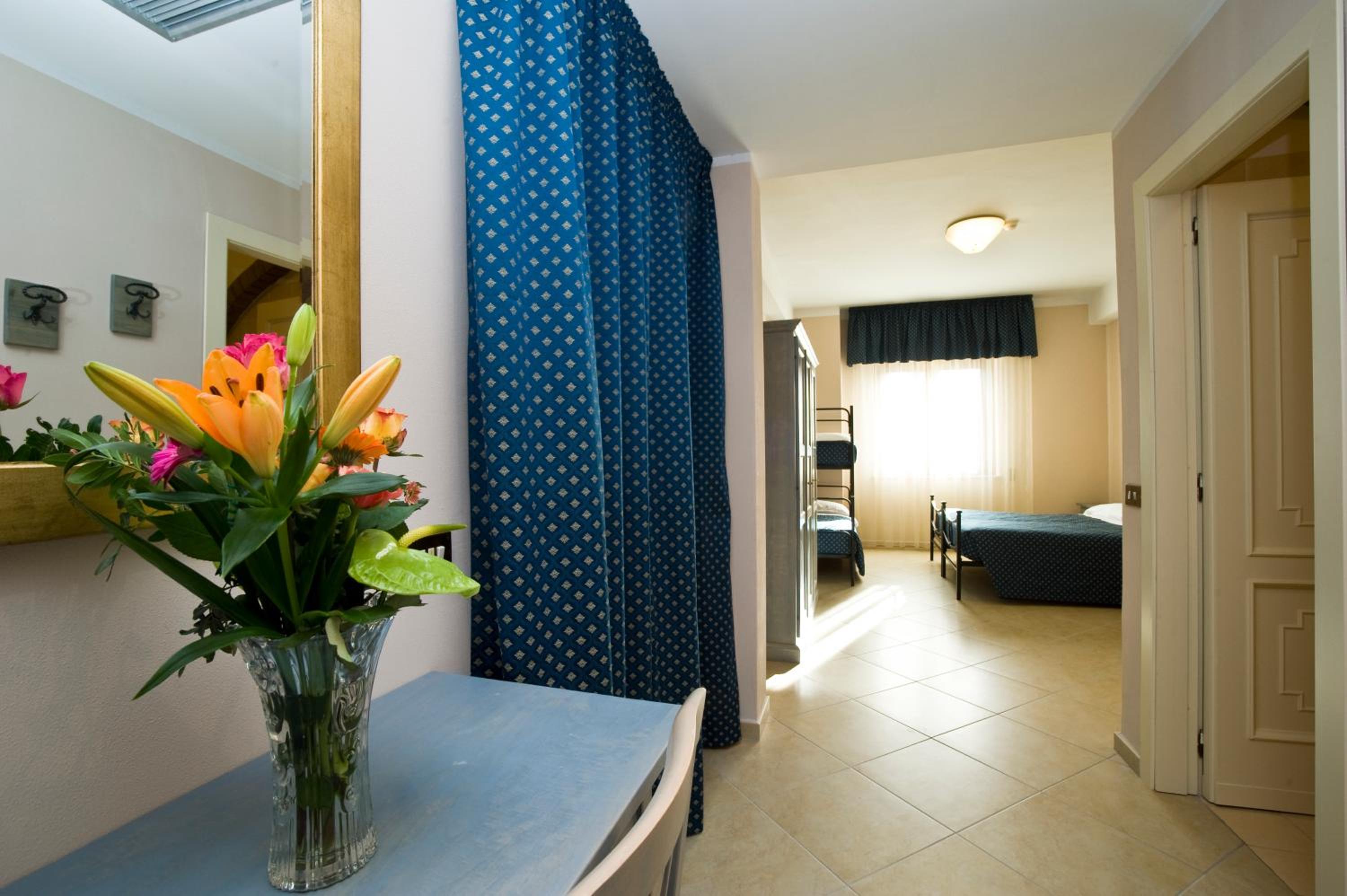 Comfort Triple Room with Shower photo 2