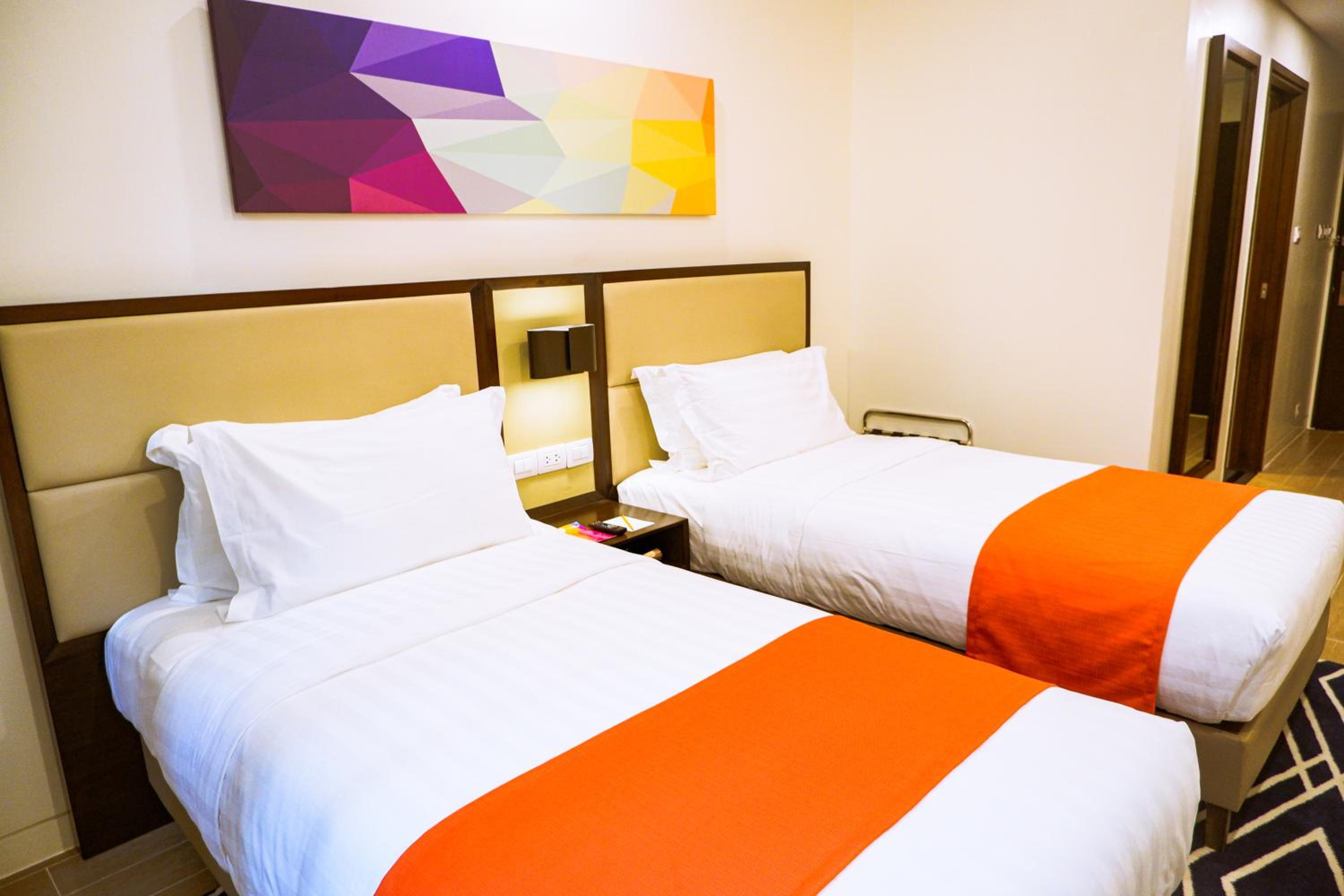 Standard Twin Room - Photo 4