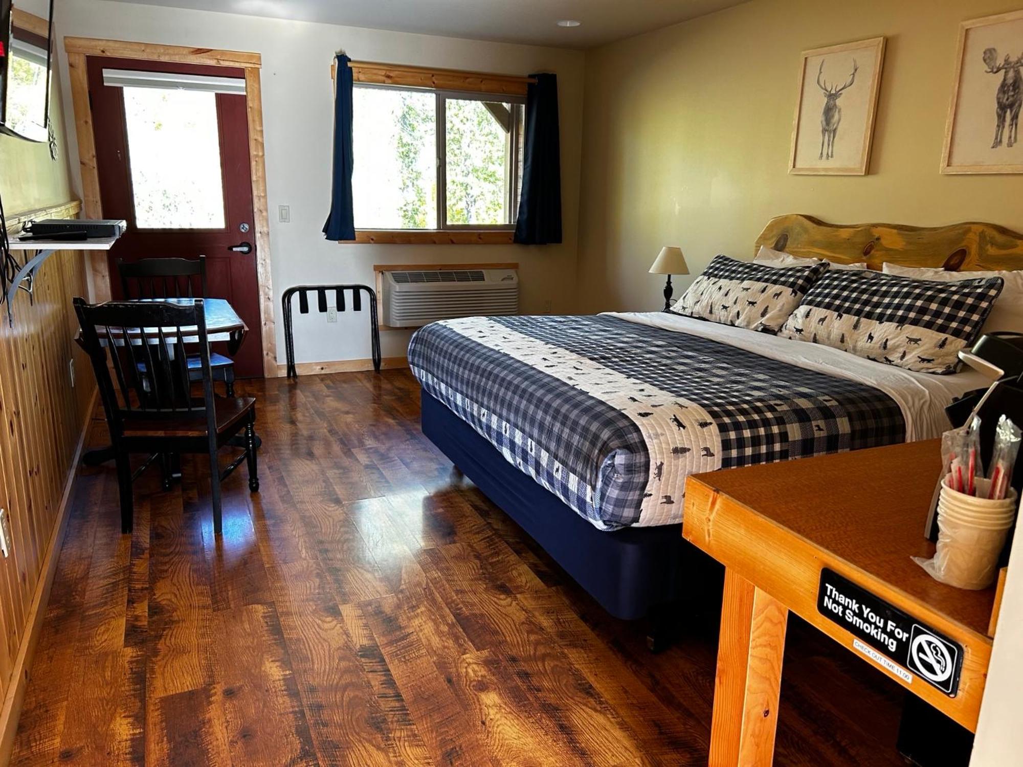 River Front King Suite Accessible photo 1