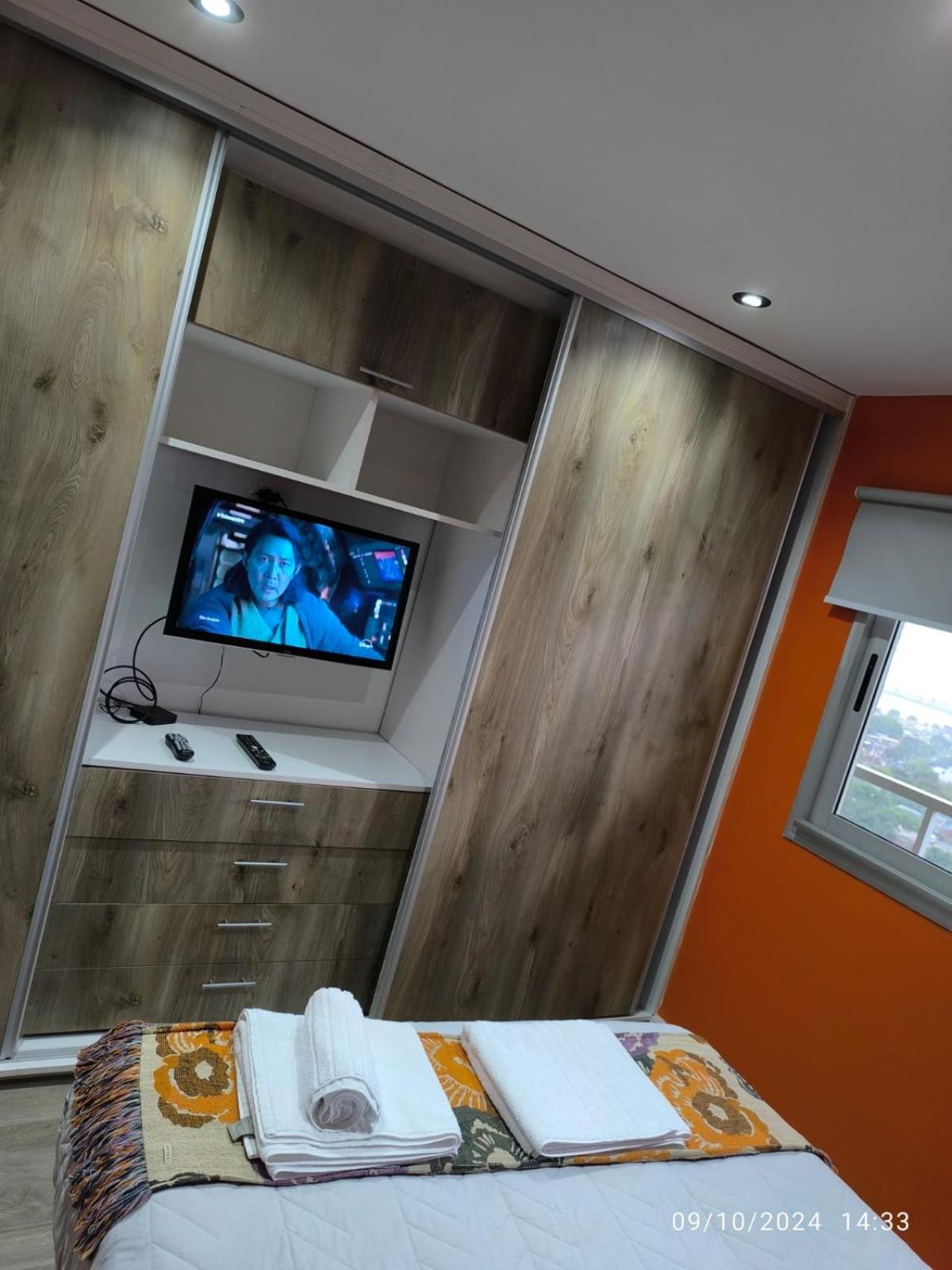 Family Two-Bedroom Apartment with View photo 3