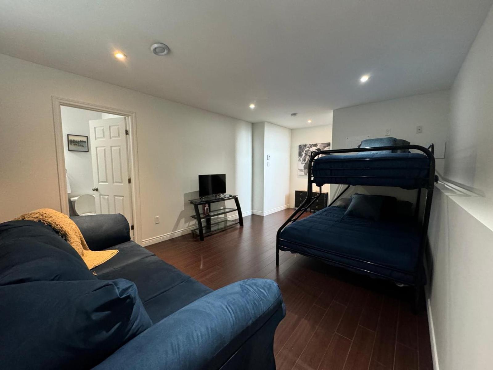 Three-Bedroom Apartment photo 1