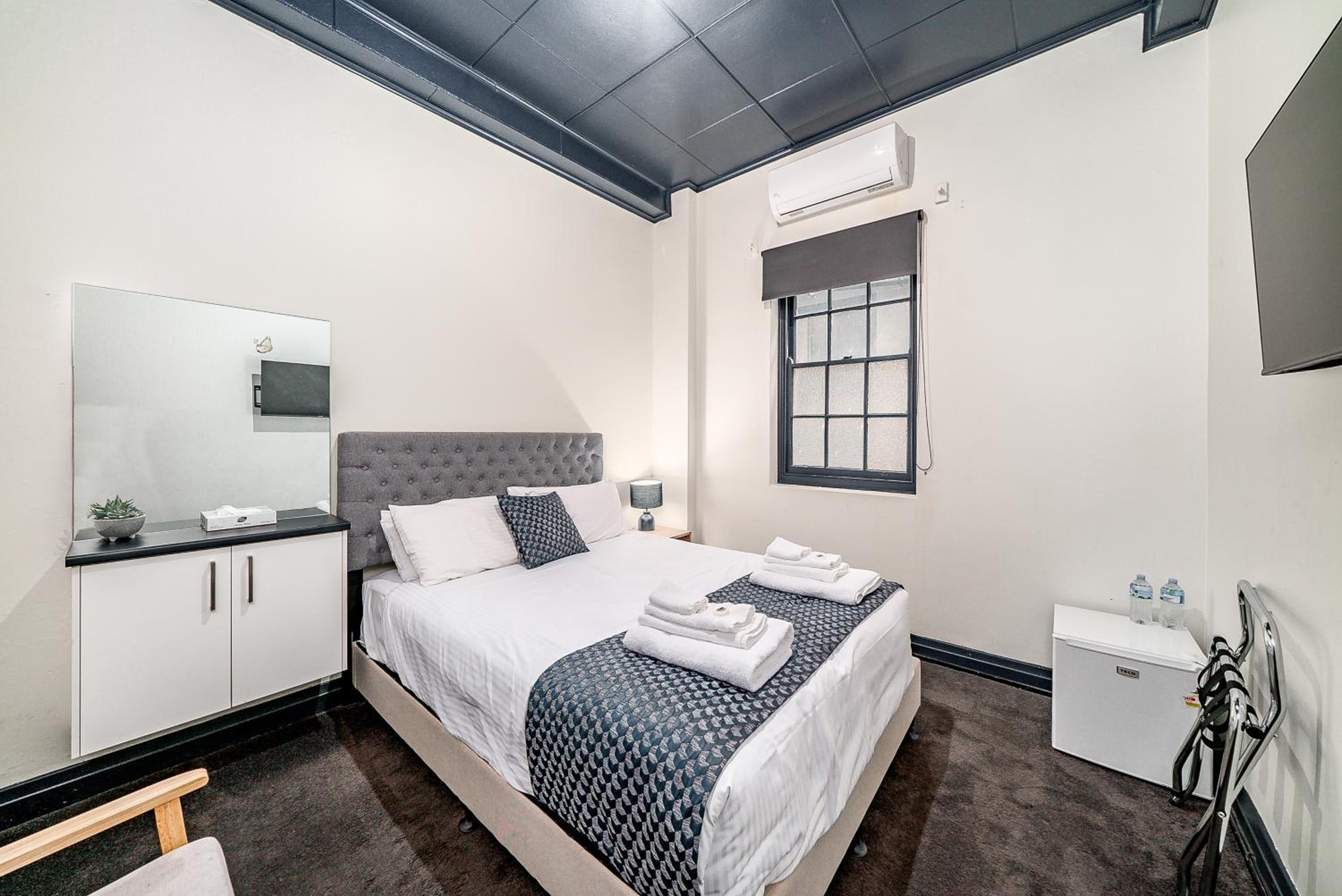 Standard Queen Room photo 1