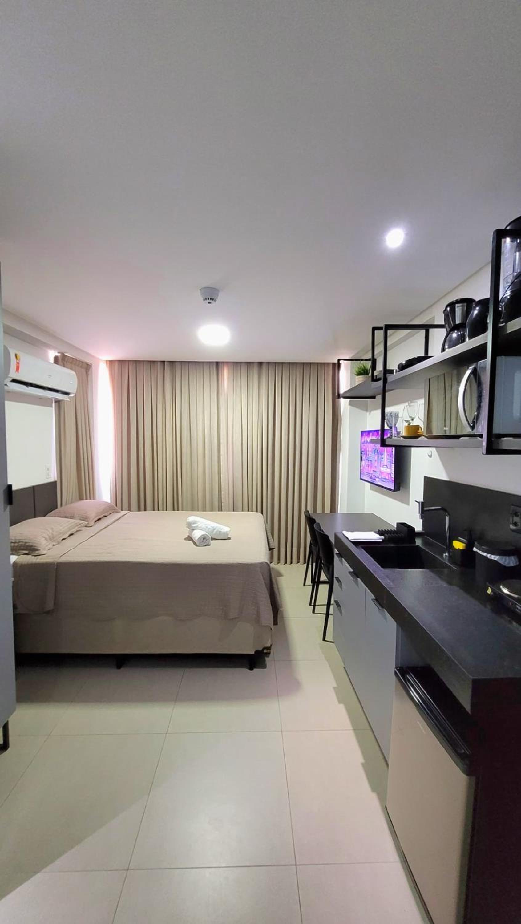 Deluxe Queen Studio