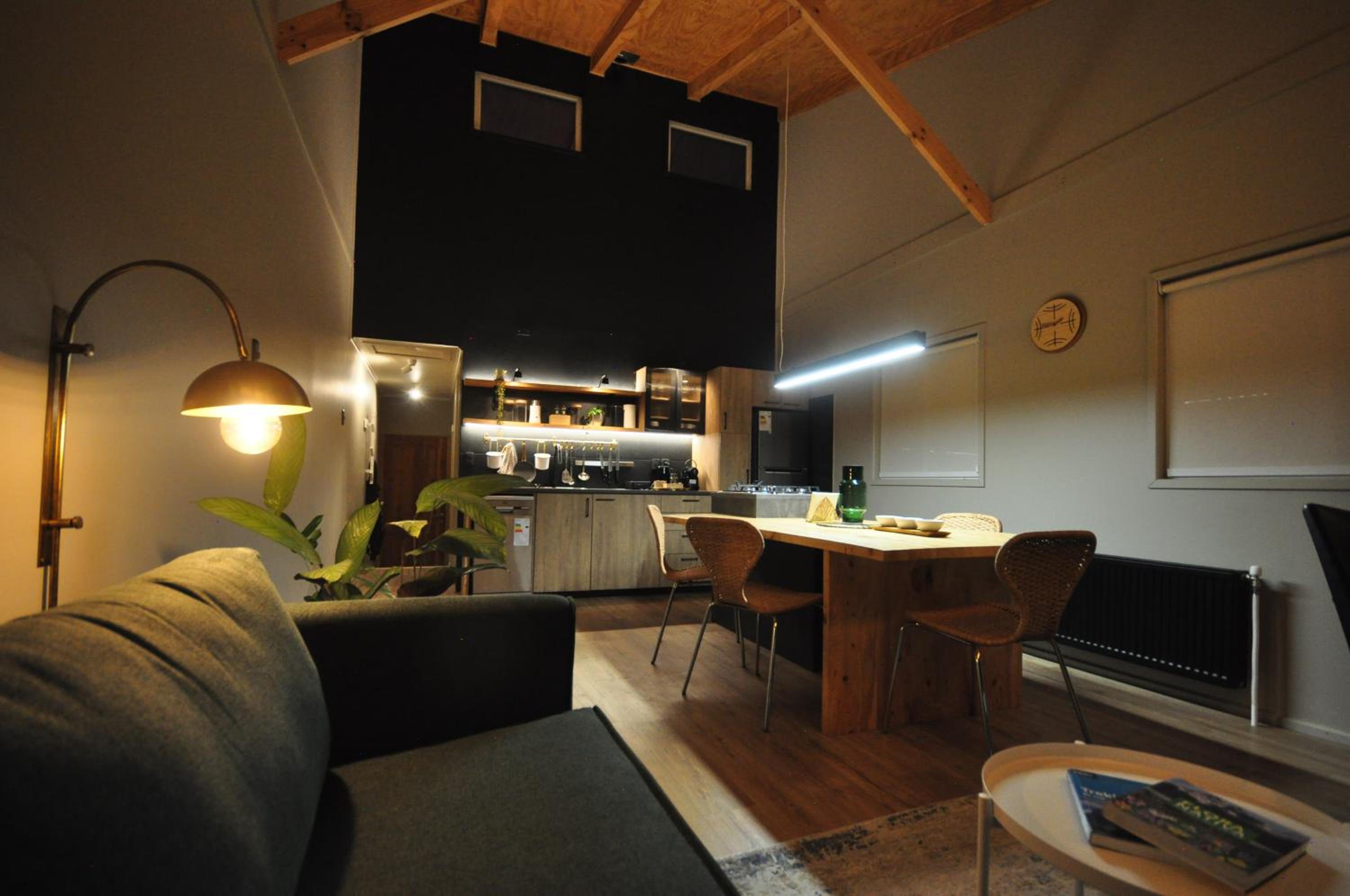 One-Bedroom Apartment photo 2