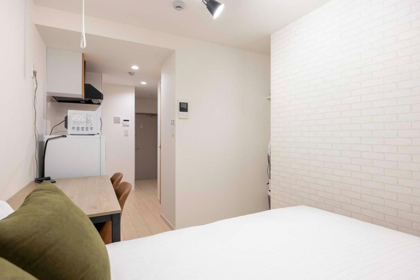 One-Bedroom Apartment photo 3