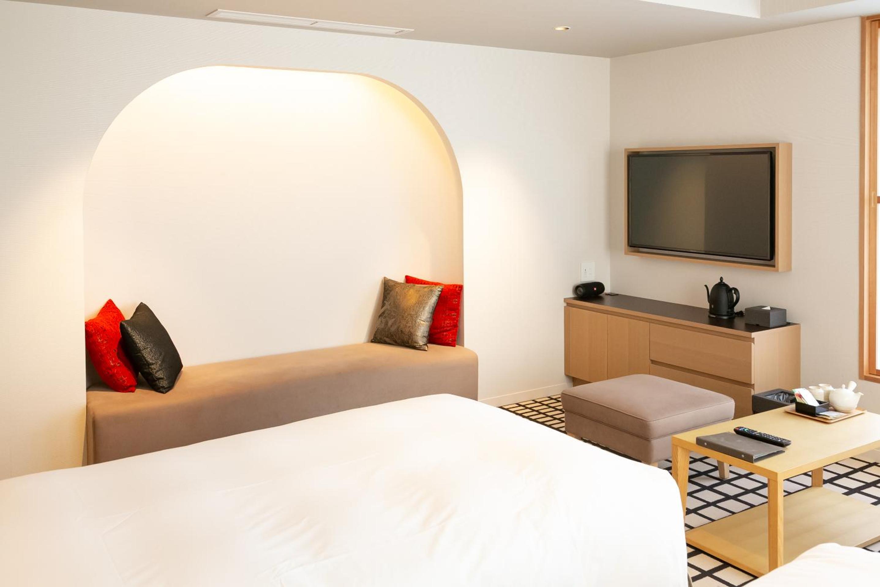 Deluxe Twin Room - Photo 17