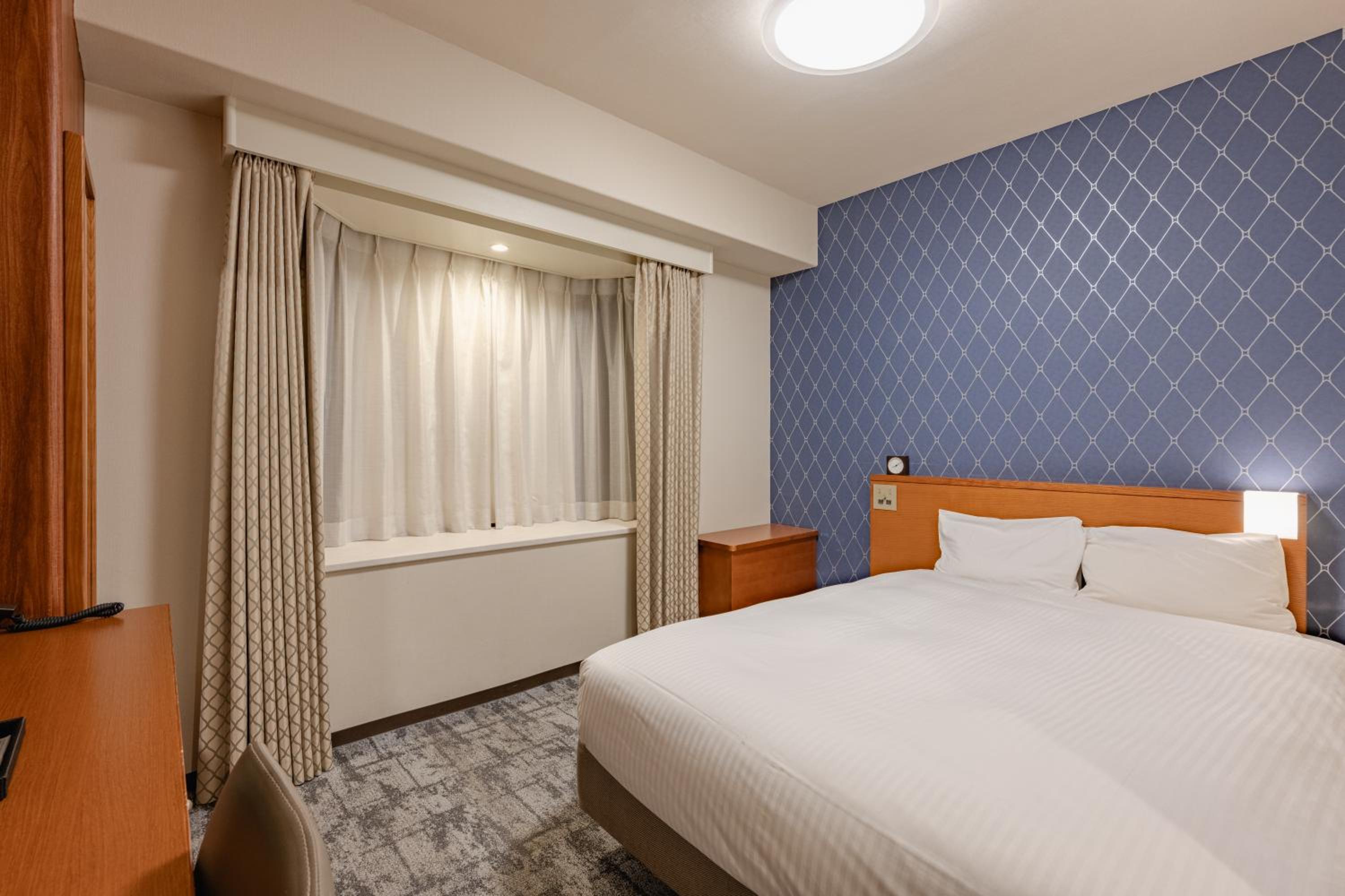 Standard Double Room with No Window - Smoking