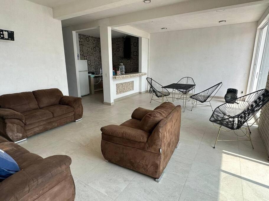 One-Bedroom House photo 1