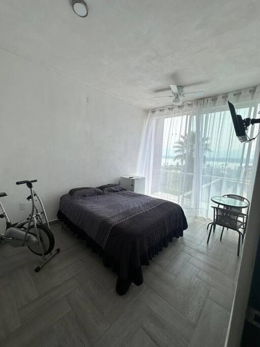 One-Bedroom House photo 2