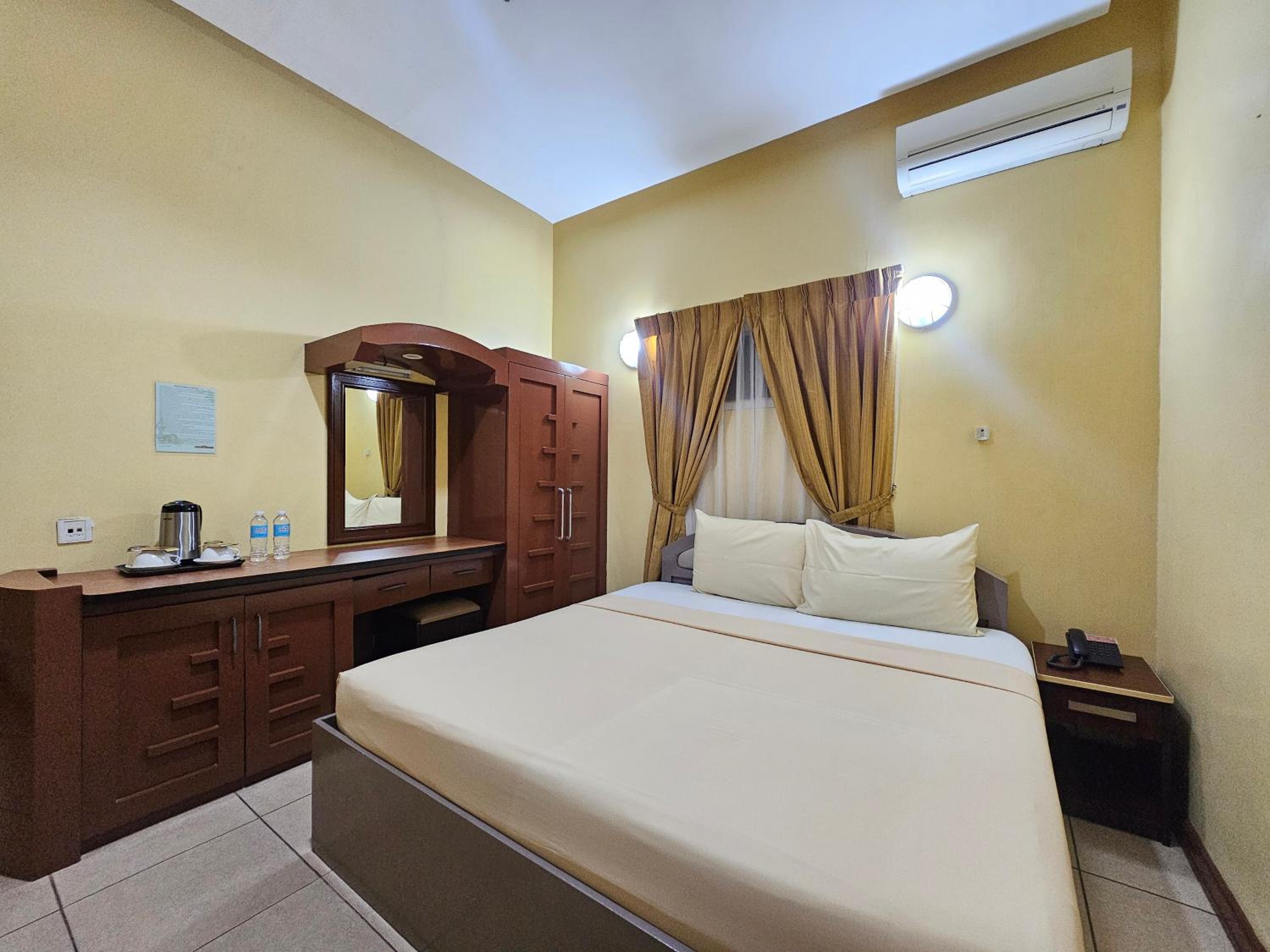 Standard Double or Twin Room photo 2