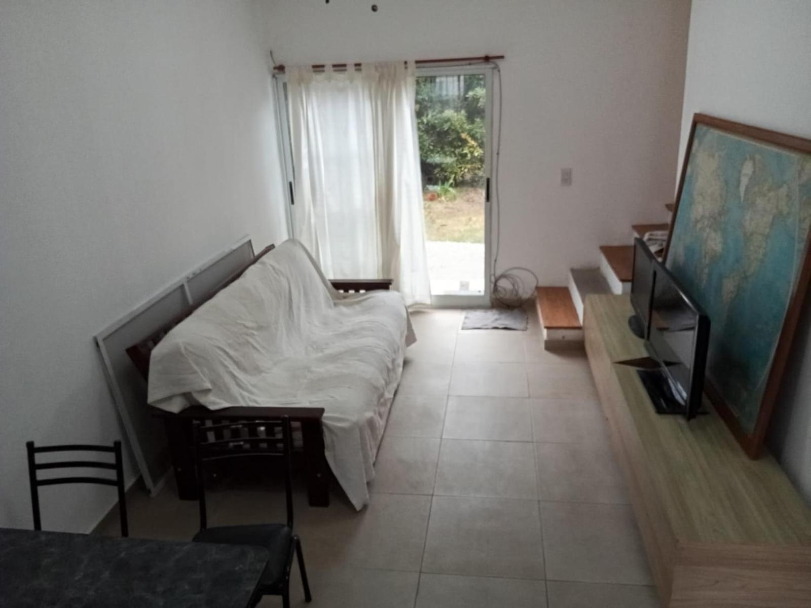 Standard Twin Room with Shared Bathroom