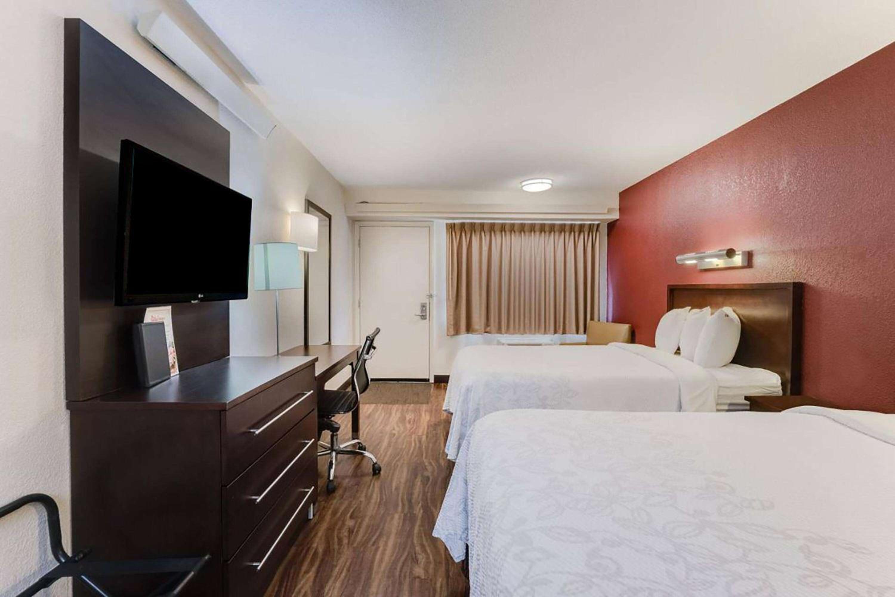 Double Room with Two Double Beds - Non-Smoking - Photo 3