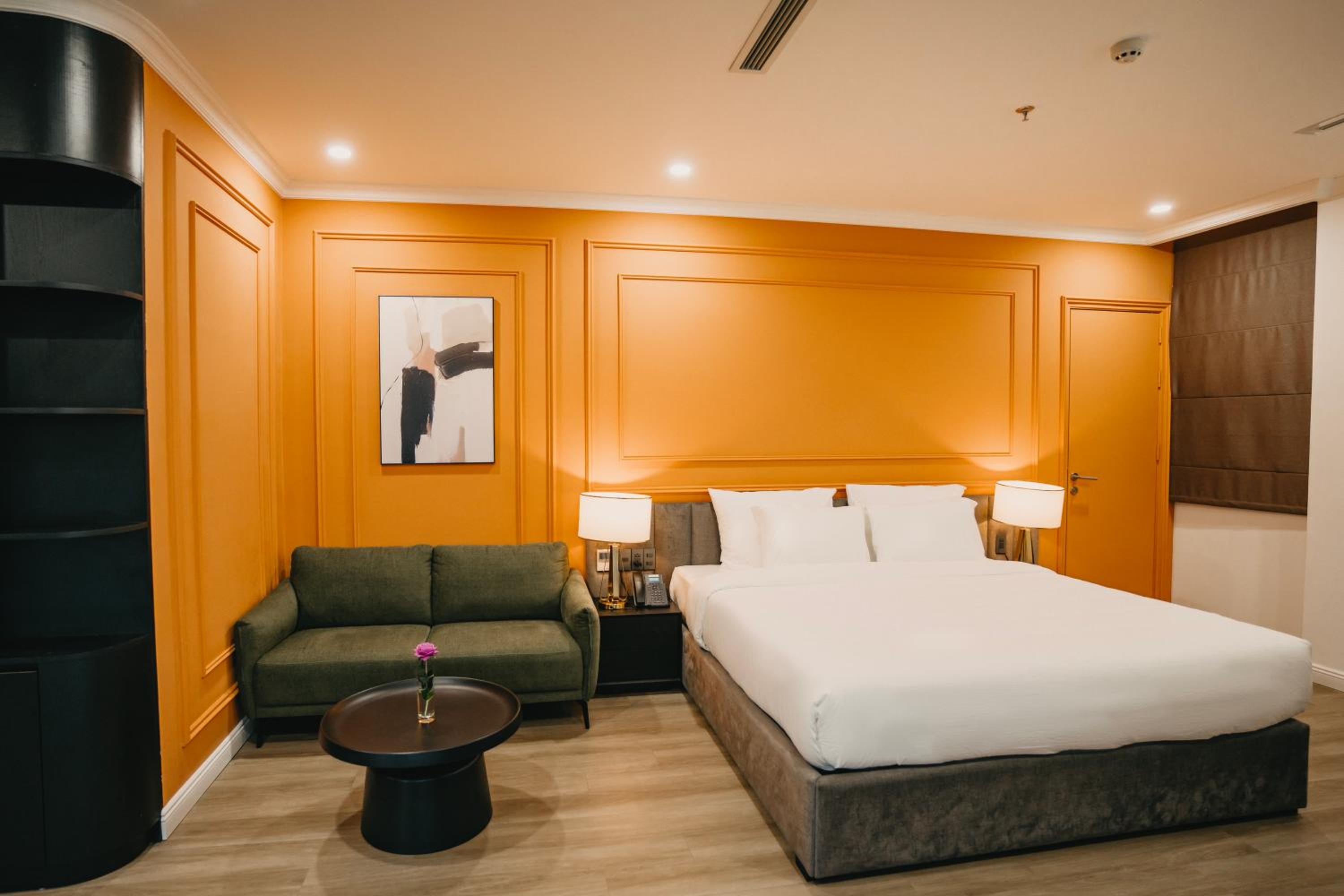 Family Suite With Balcony - Photo 11