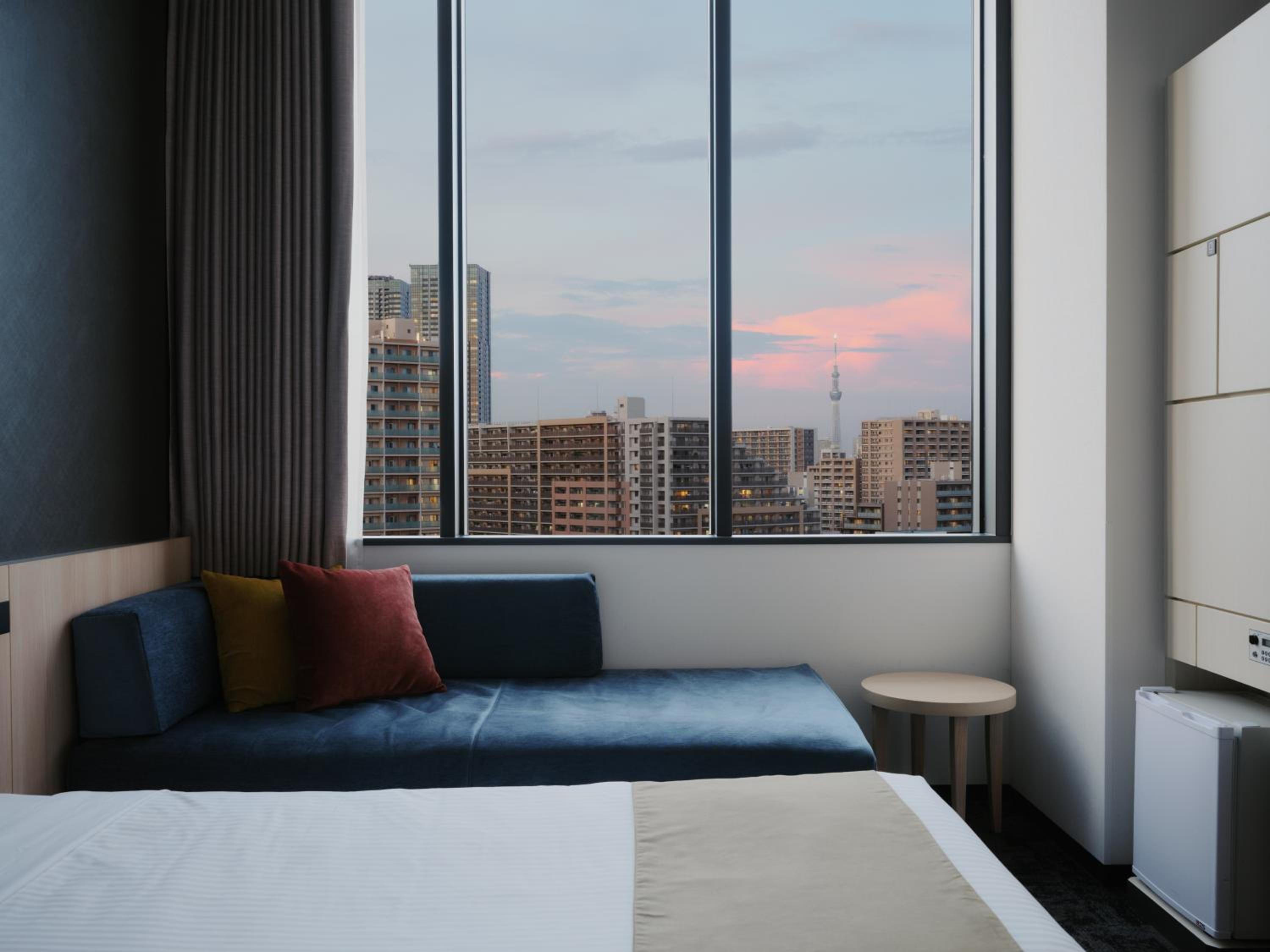 Standard Twin Room with Sofa Bed photo 3